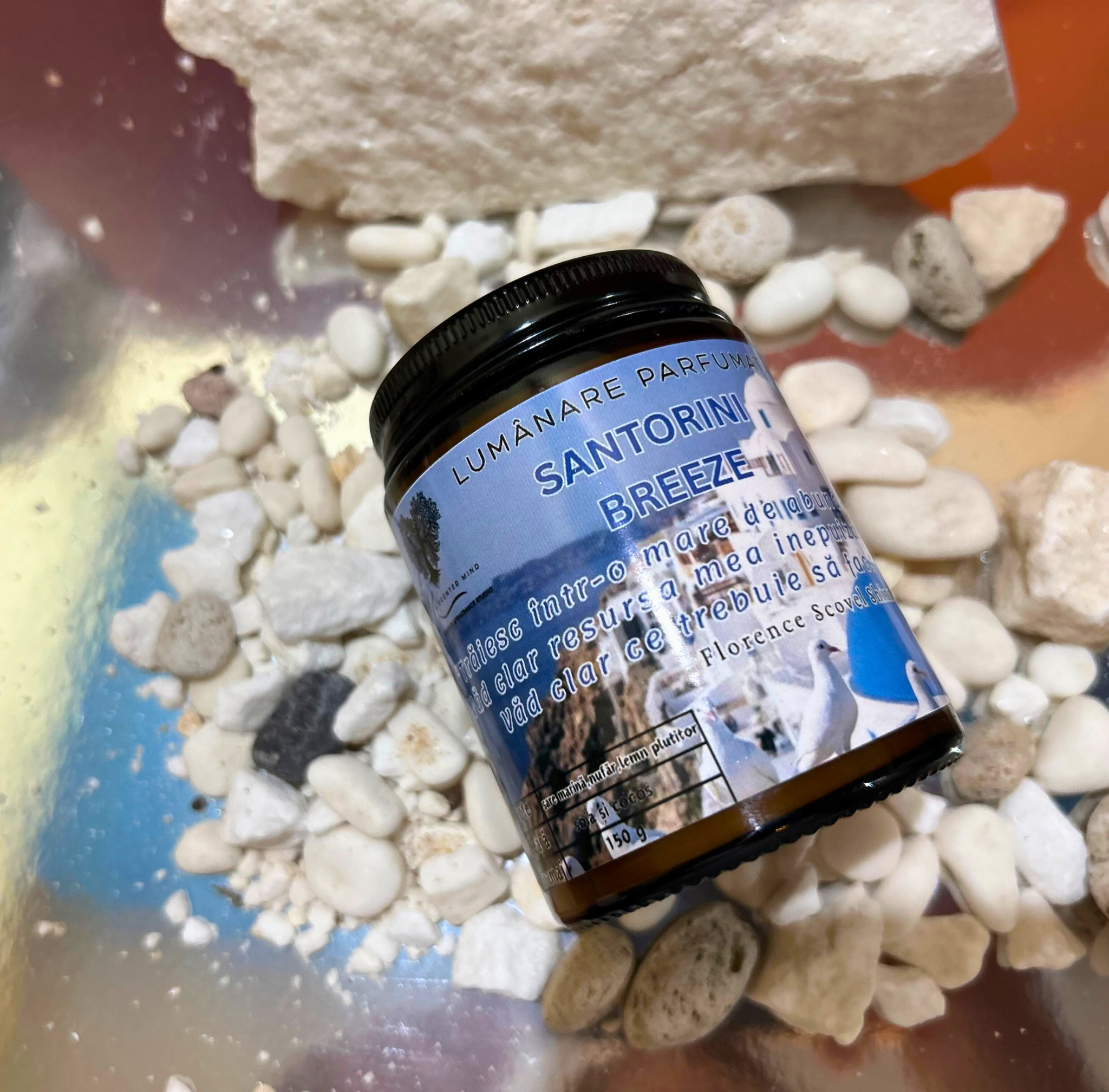 Lumânare parfumată "Santorini Breeze"-sare marină, nufăr, lemn plutitor-150g