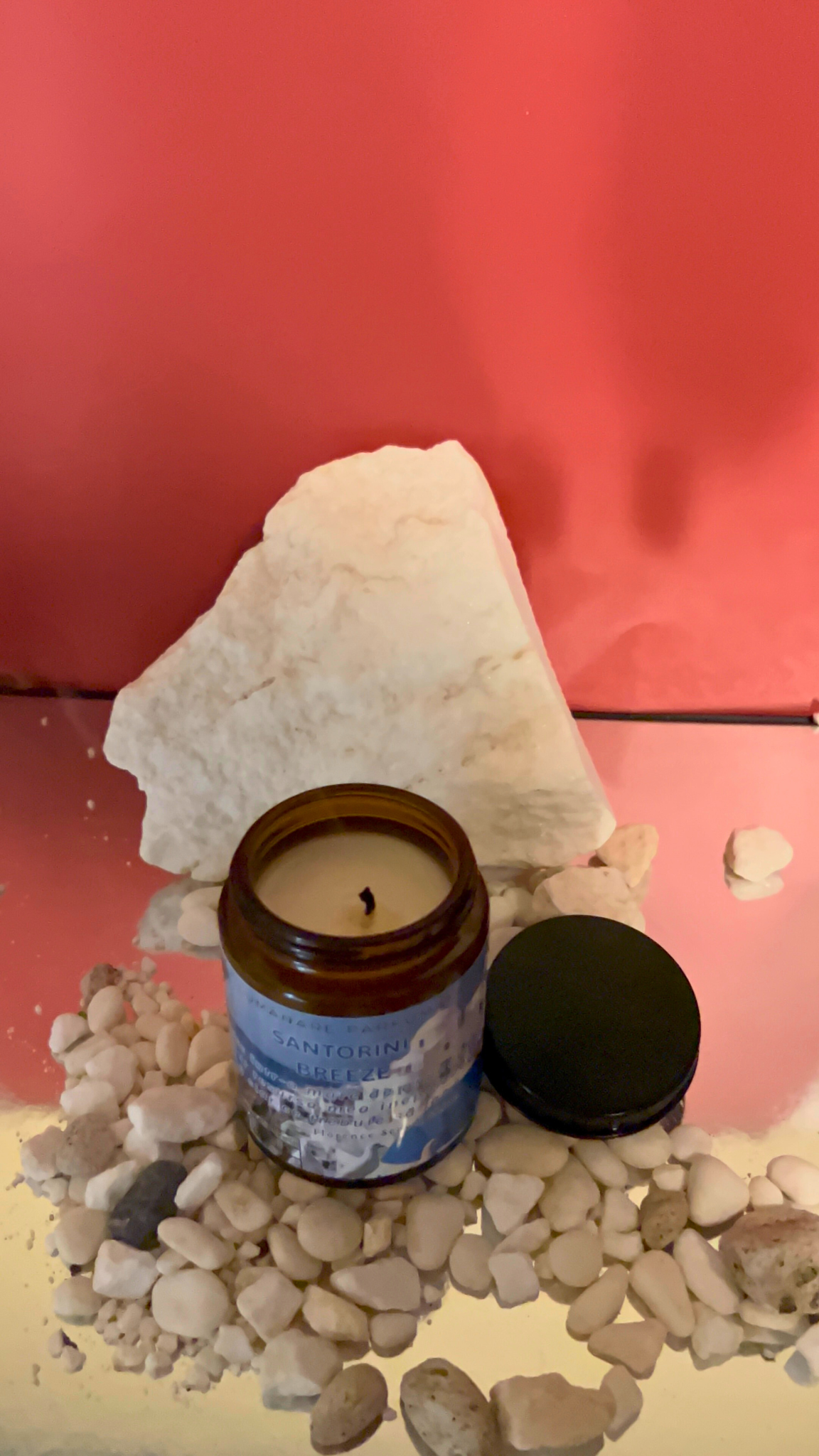 Lumânare parfumată "Santorini Breeze"-sare marină, nufăr, lemn plutitor-150g
