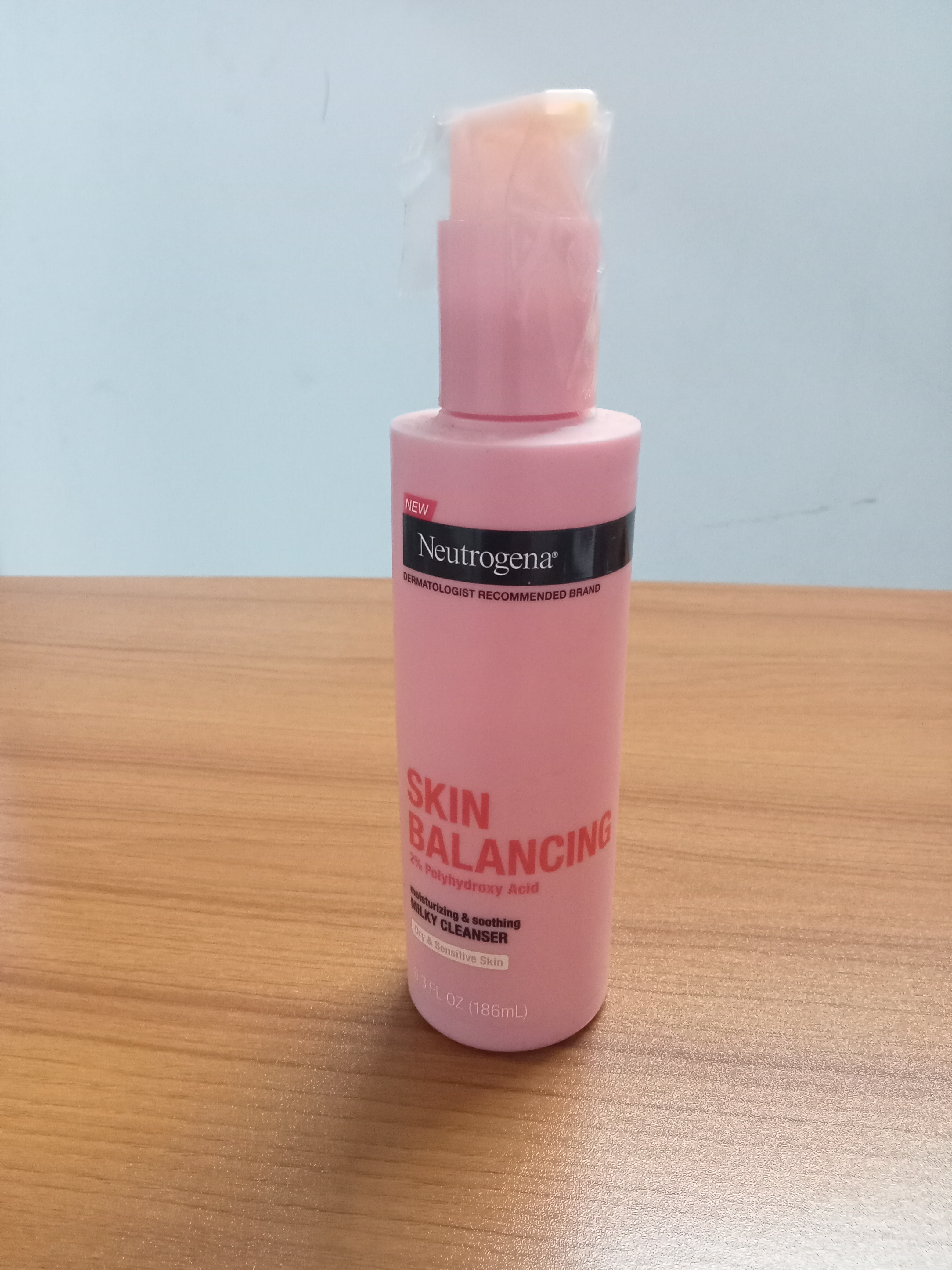 USA Neutrogena Skin Balancing Cleanser