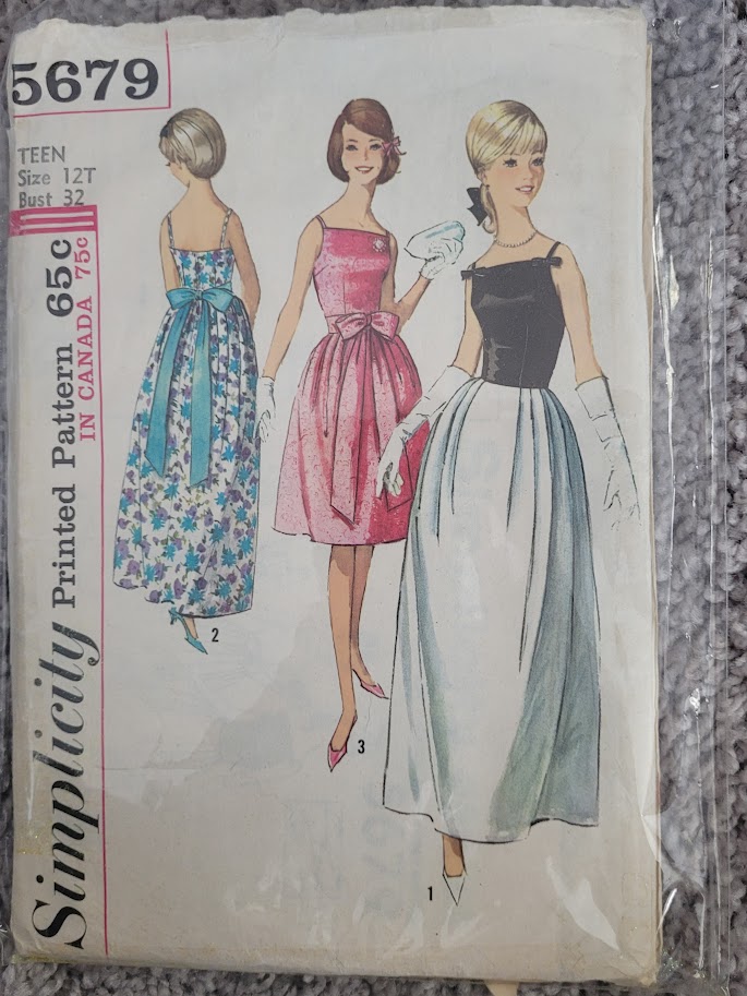 Timeless Vintage Patterns Simplicity #5679 One Piece Dress in 2 Lengths