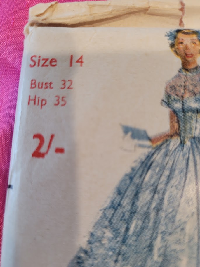 Simplicity Pattern # 4697 Size 14 Bust 35