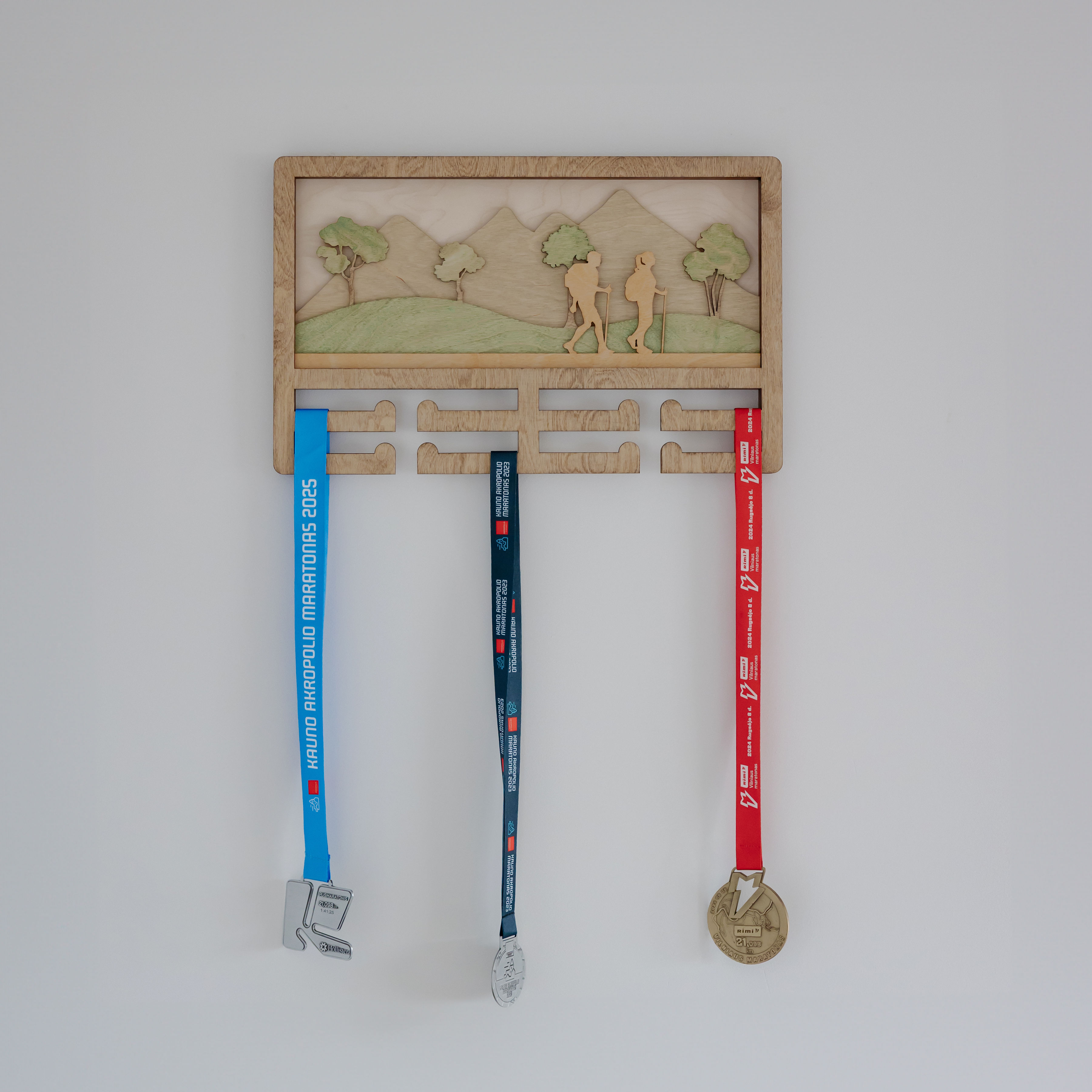 Medalių kabykla Žygiavimas (Kalnai)