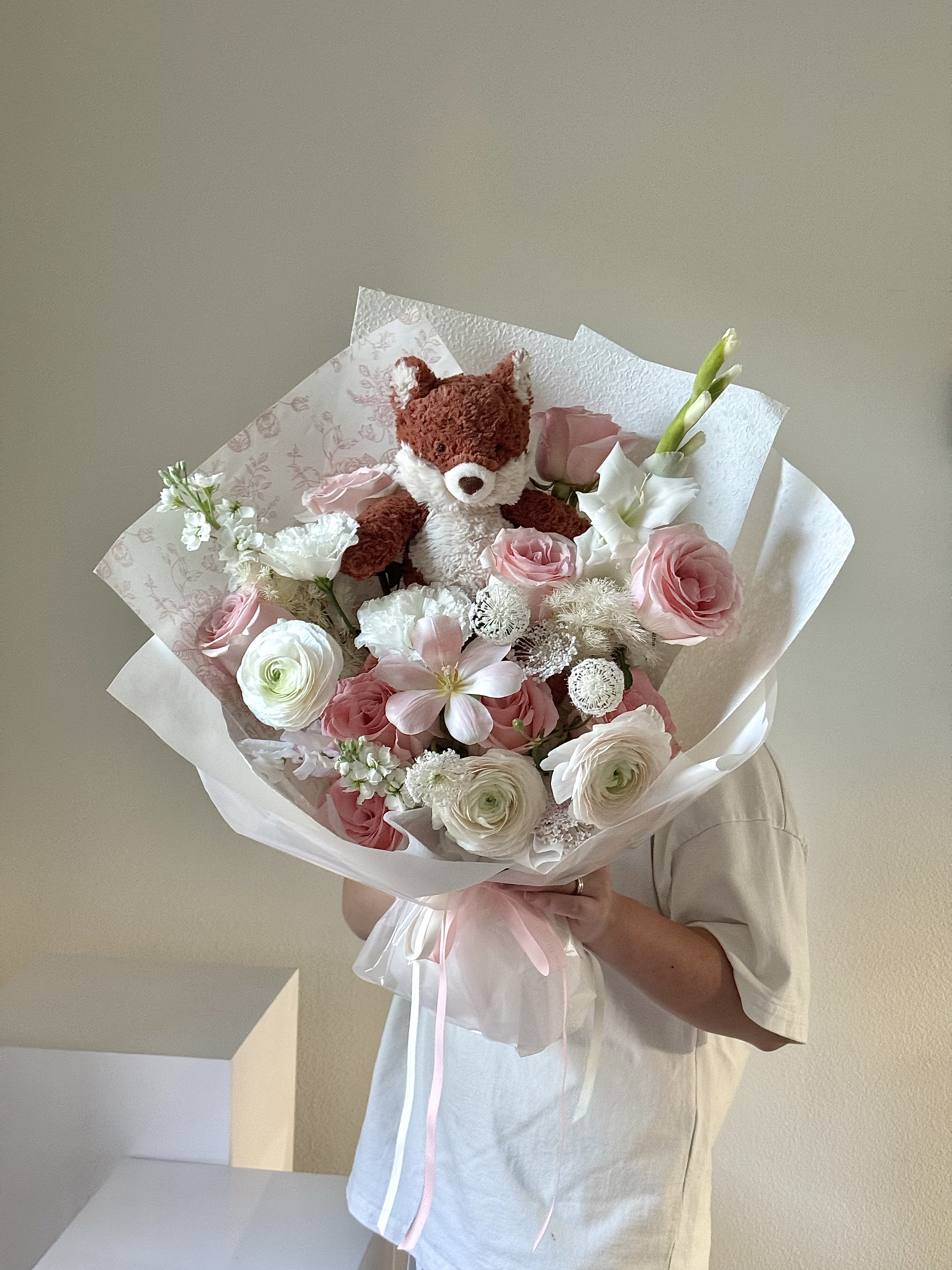 Jelly Cat Flower Bouquet (Medium) Jelly Cat白粉色混搭花束中号（不包括Jelly Cat）