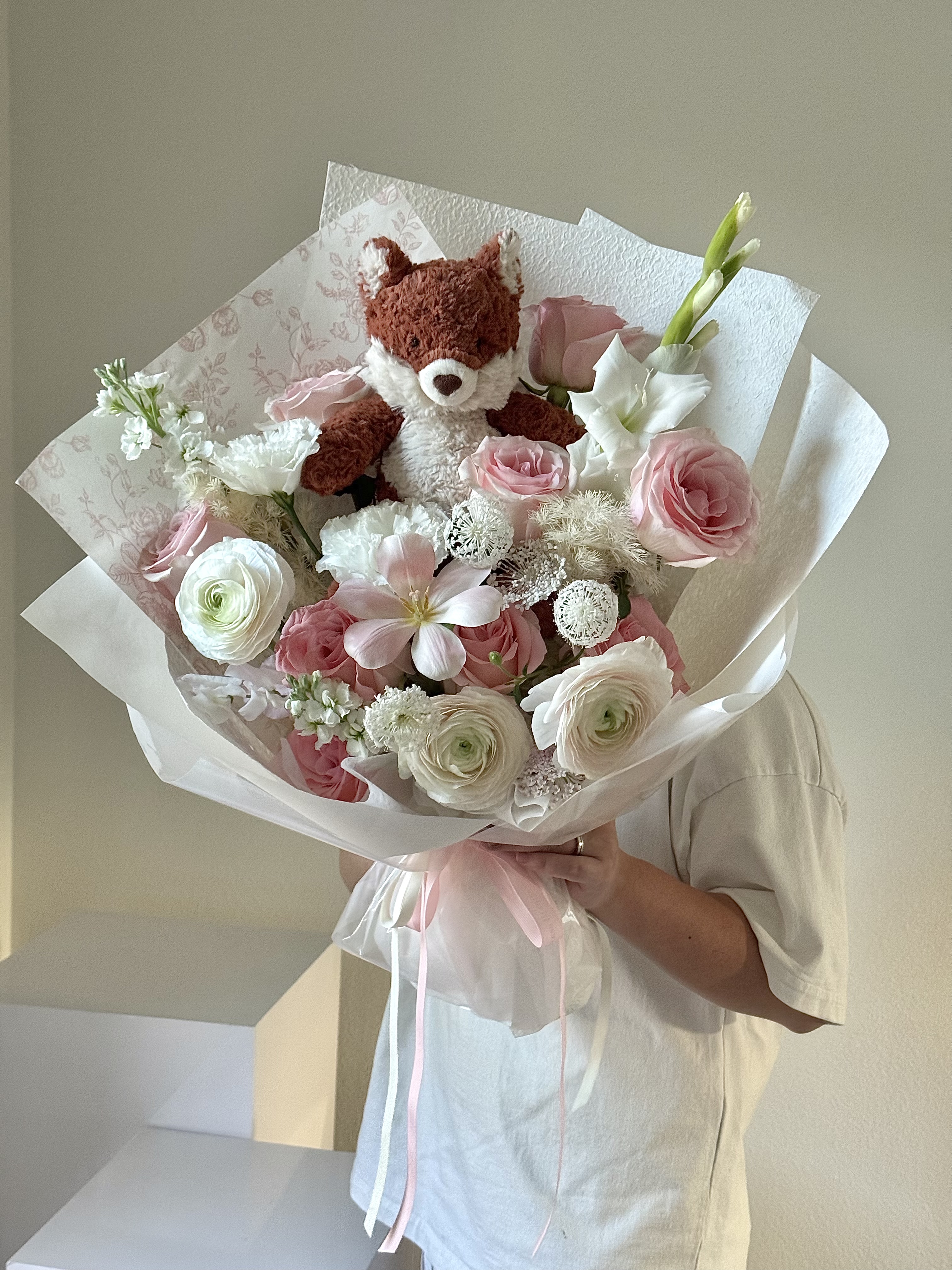 Jelly Cat Flower Bouquet (Medium) Jelly Cat白粉色混搭花束中号（不包括Jelly Cat）