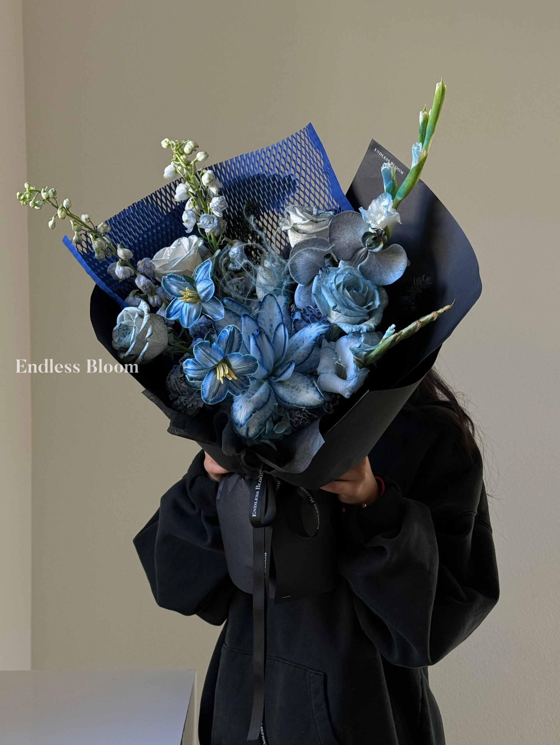 Blue Flower Bouquet (Medium) 蓝色混搭花束中号