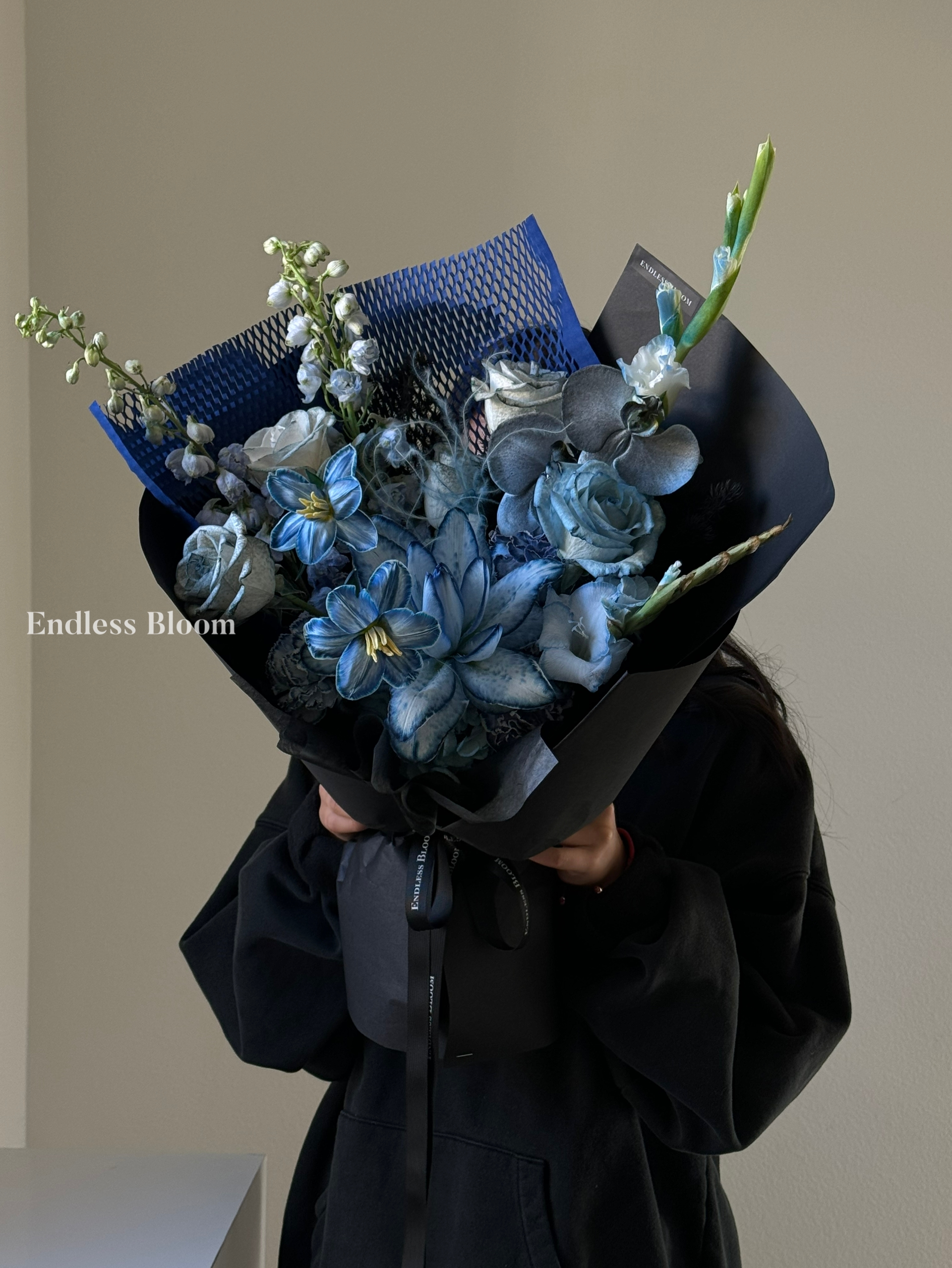 Blue Flower Bouquet (Medium) 蓝色混搭花束中号