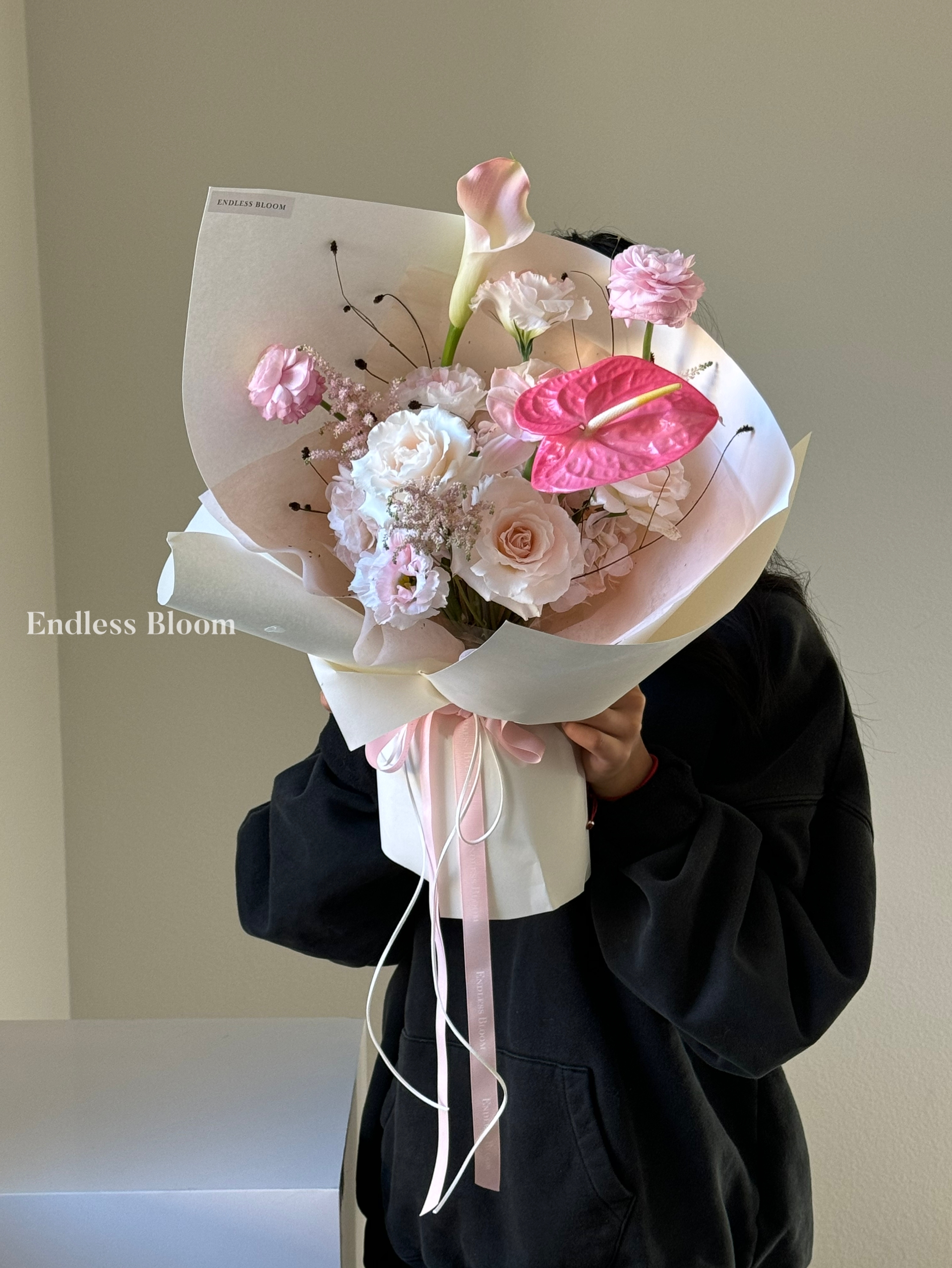 Pink Flower Bouquet (Medium) 粉白色混搭花束中号