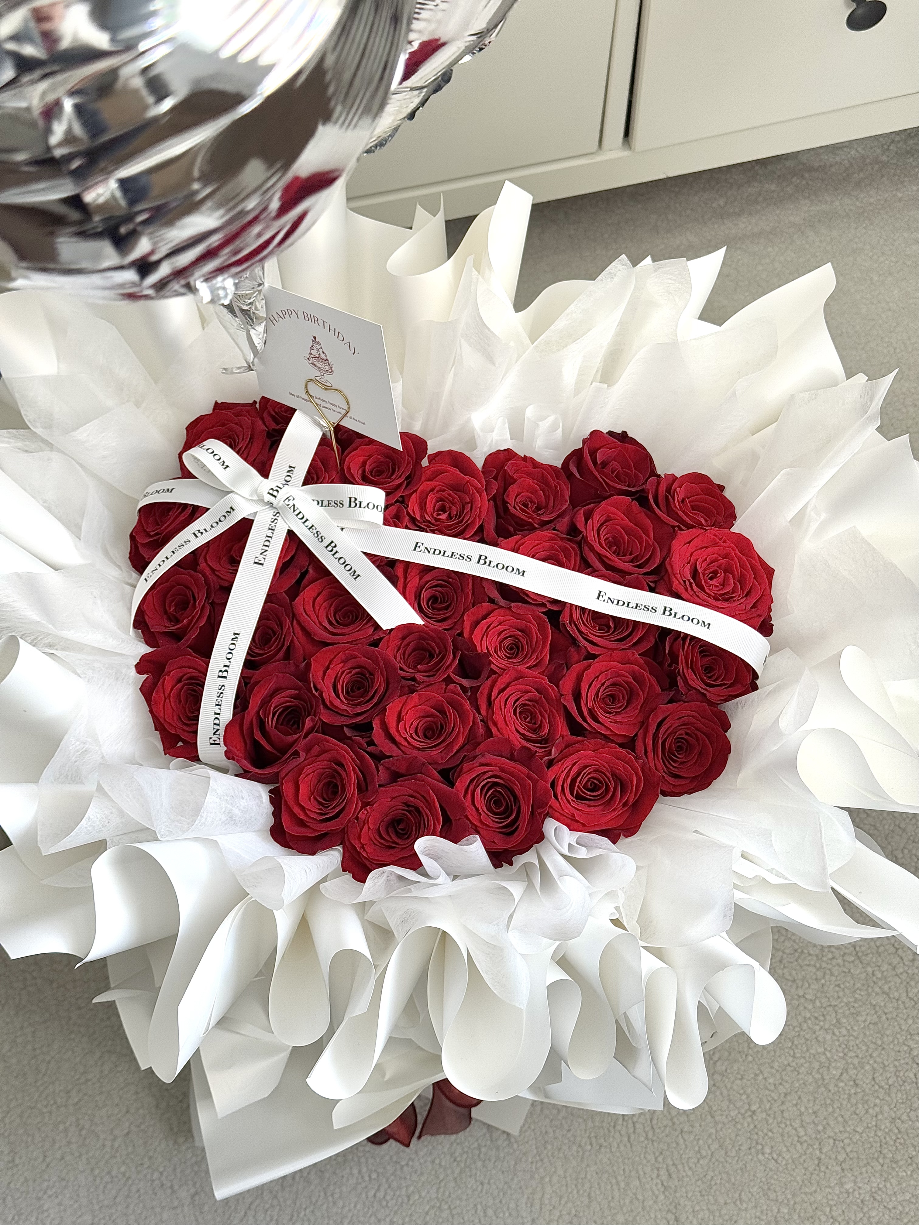 33 Roses with 2 Ballons 33枝玫瑰花束（配2个氦气球）