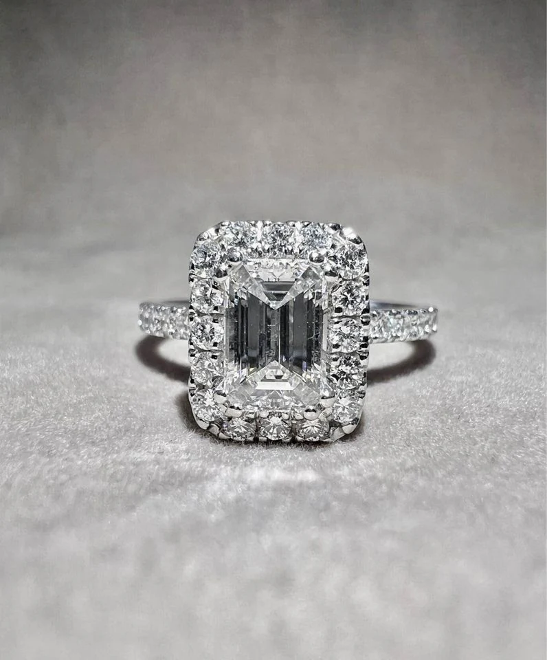 18ct White Gold Natural Emerald Cut 1.02ct E/VS2 Diamond Ladies Engagement Ring GIA