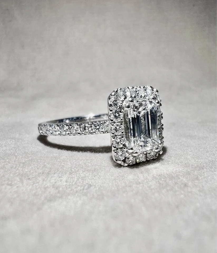 18ct White Gold Natural Emerald Cut 1.02ct E/VS2 Diamond Ladies Engagement Ring GIA