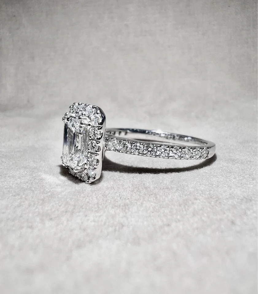18ct White Gold Natural Emerald Cut 1.02ct E/VS2 Diamond Ladies Engagement Ring GIA