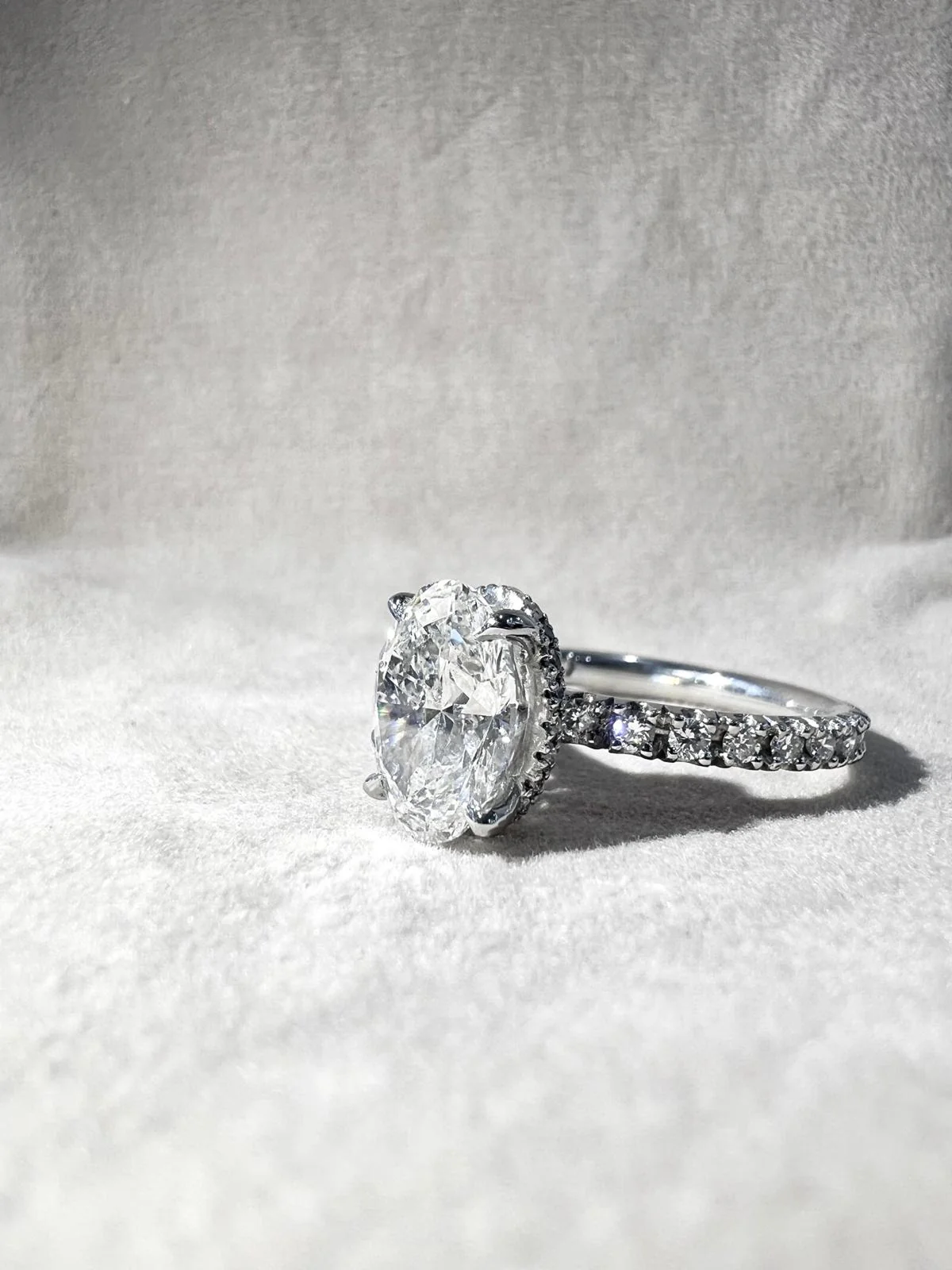 18k White Gold 2.50ct F/VS1 Oval Lab Grown Diamond Engagement Ring