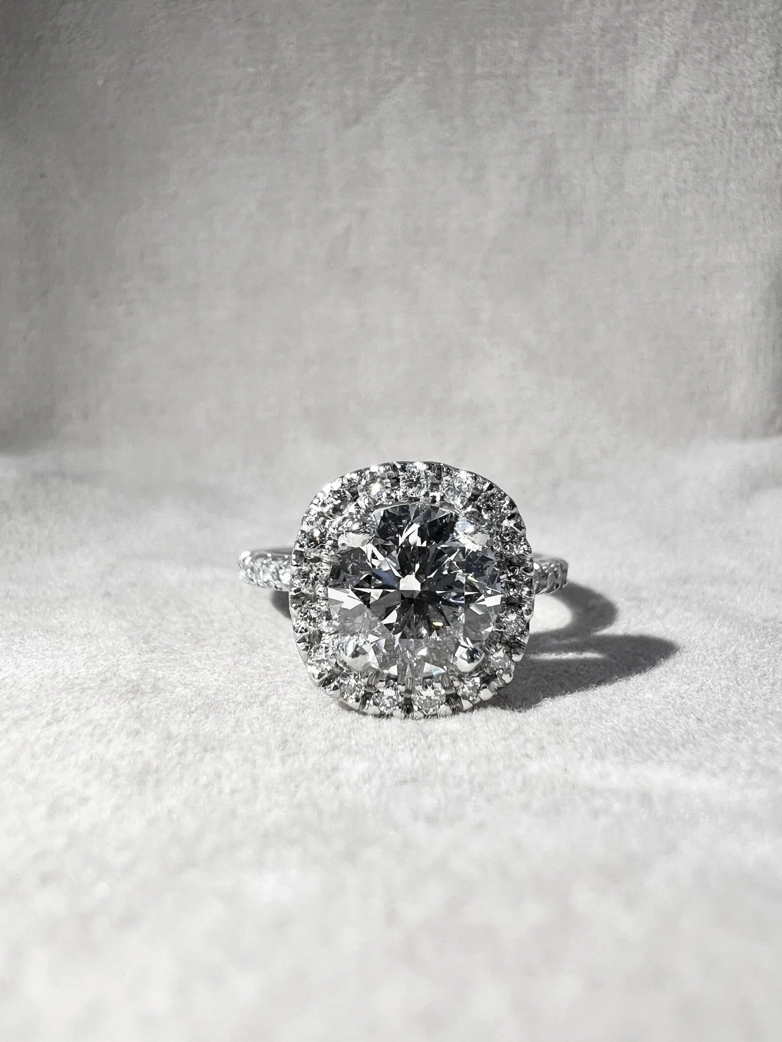 18k White Gold 1.81ct D/VVS2 Round Lab Grown Diamond Engagement Ring