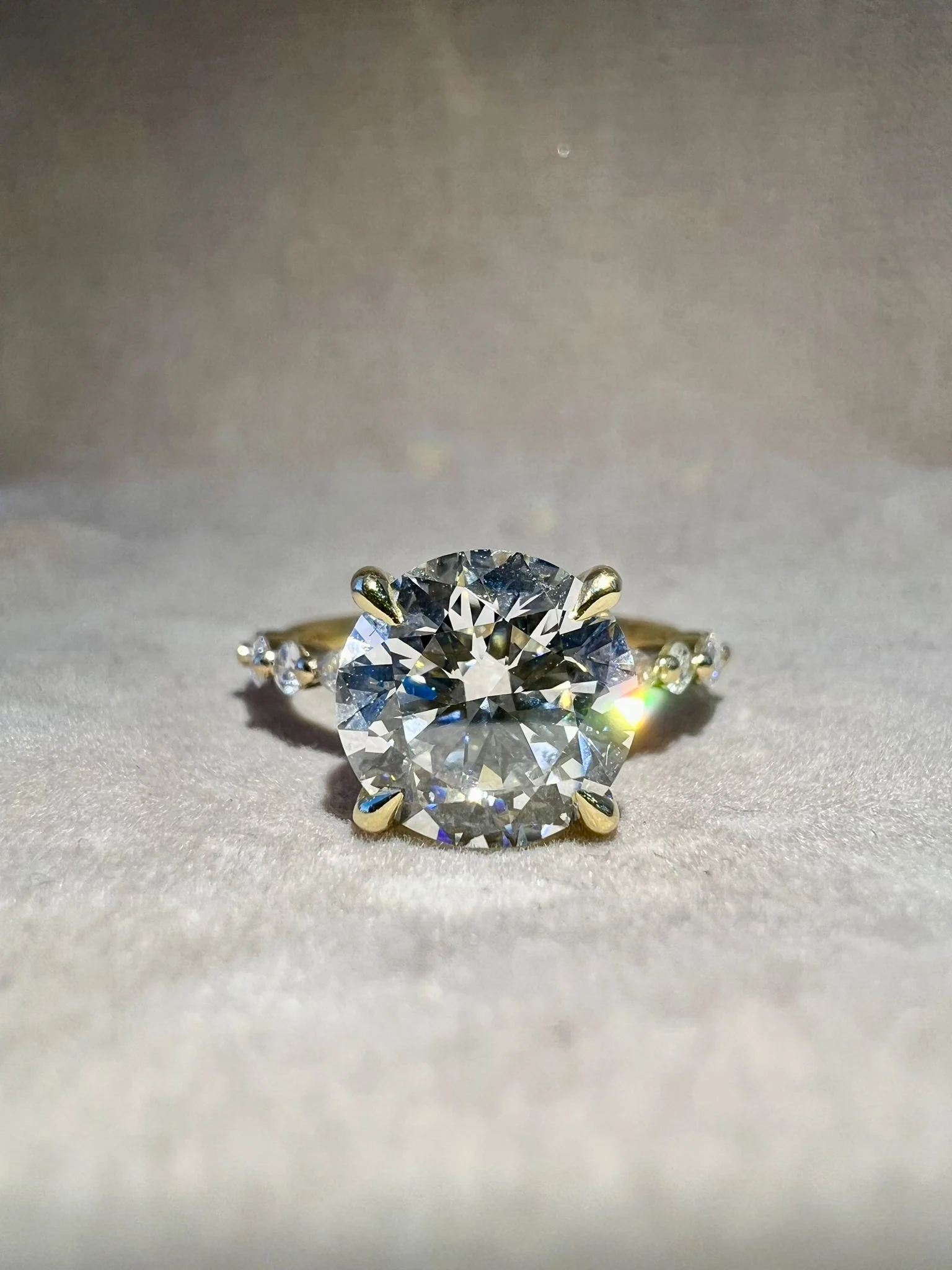 18k Yellow Gold 3.31ct F/VVS1 Round Lab Grown Diamond Engagement Ring