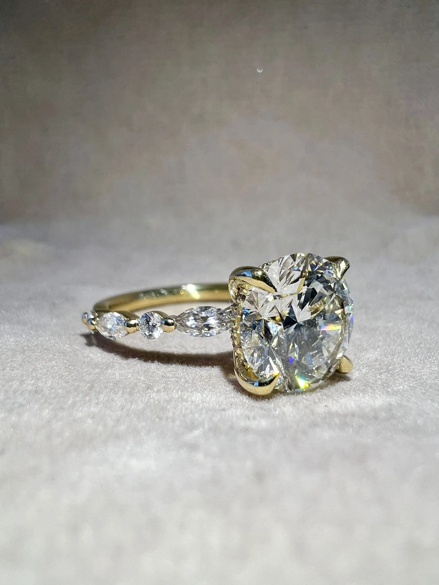 18k Yellow Gold 3.31ct F/VVS1 Round Lab Grown Diamond Engagement Ring