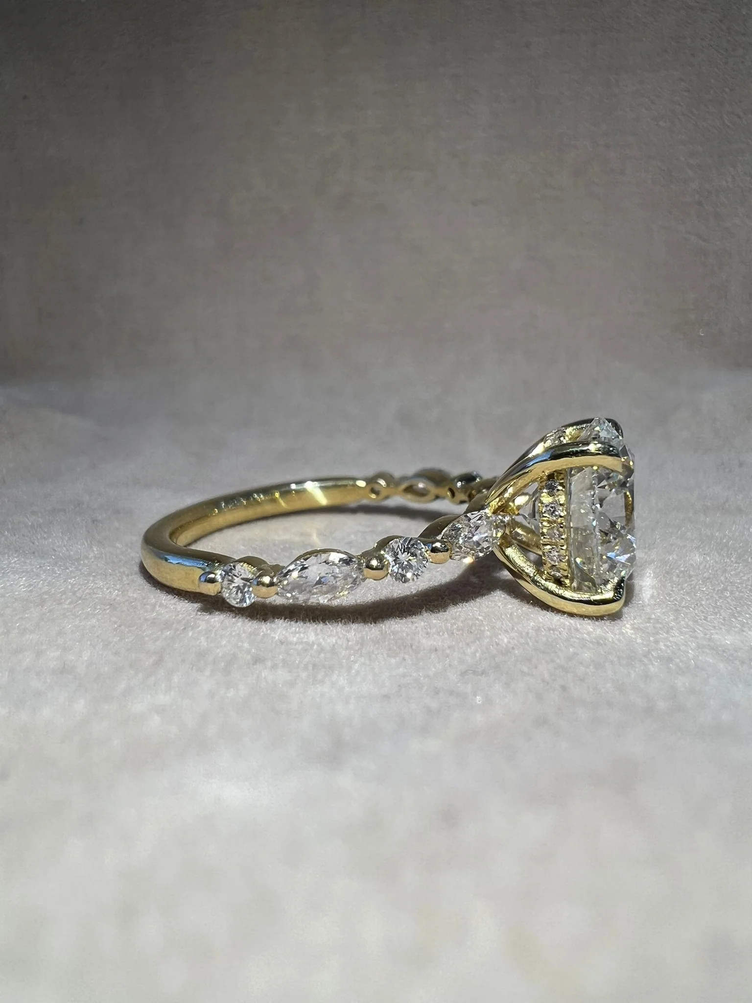 18k Yellow Gold 3.31ct F/VVS1 Round Lab Grown Diamond Engagement Ring