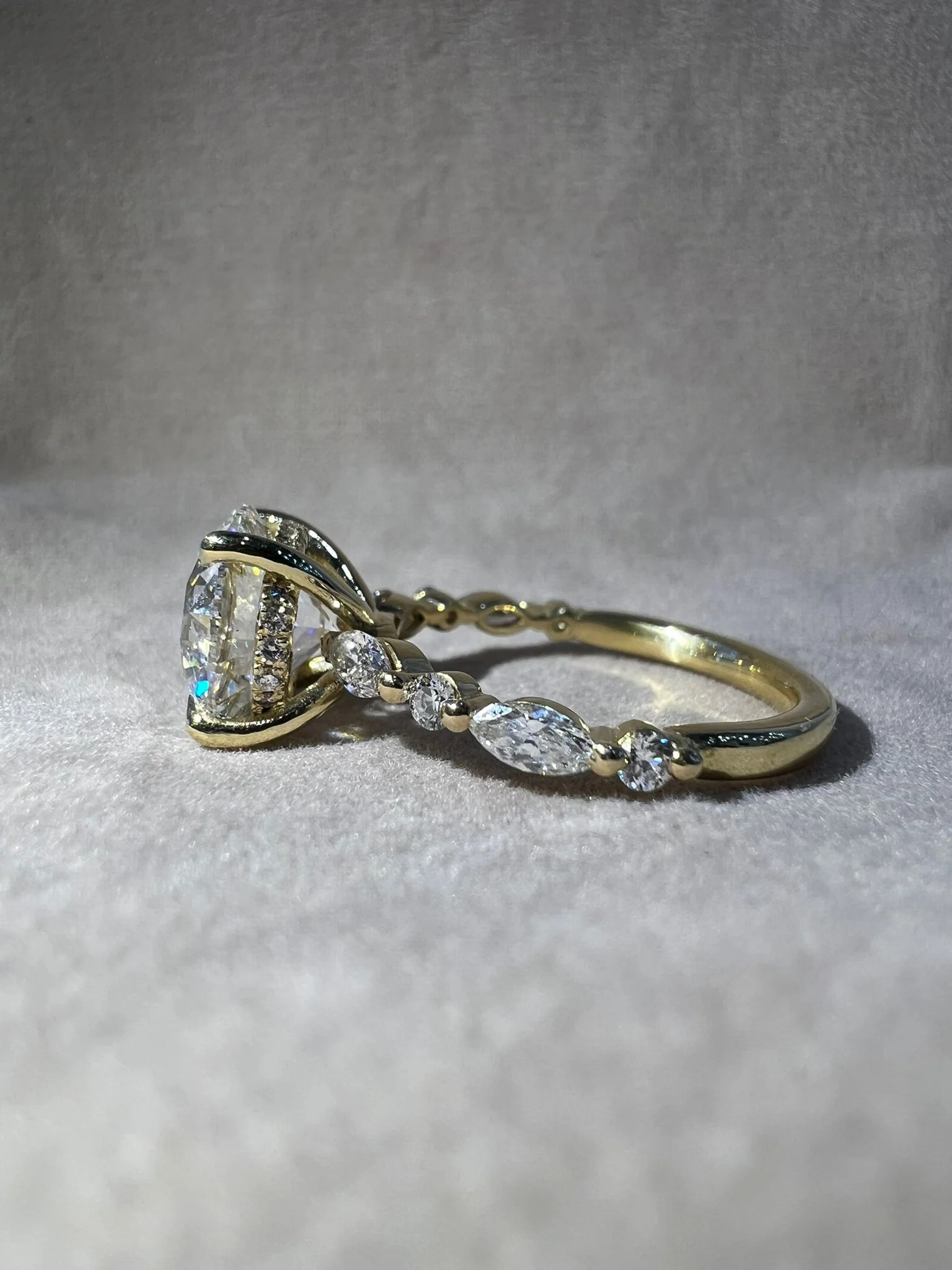 18k Yellow Gold 3.31ct F/VVS1 Round Lab Grown Diamond Engagement Ring