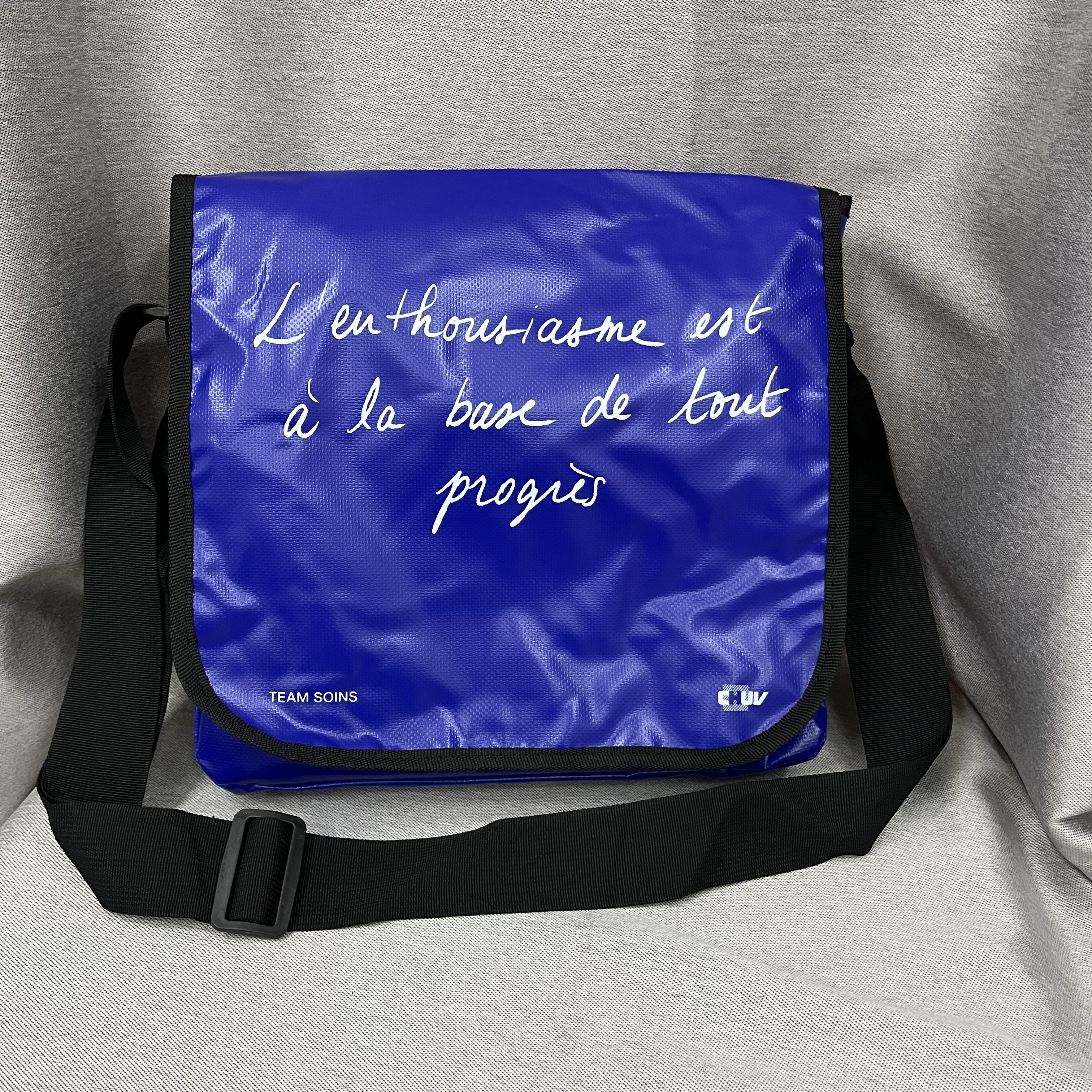 500D PVC Messenger Bag with Adjustable Shoulder Strap Waterpoof and Sun Protection for Outdoor Use