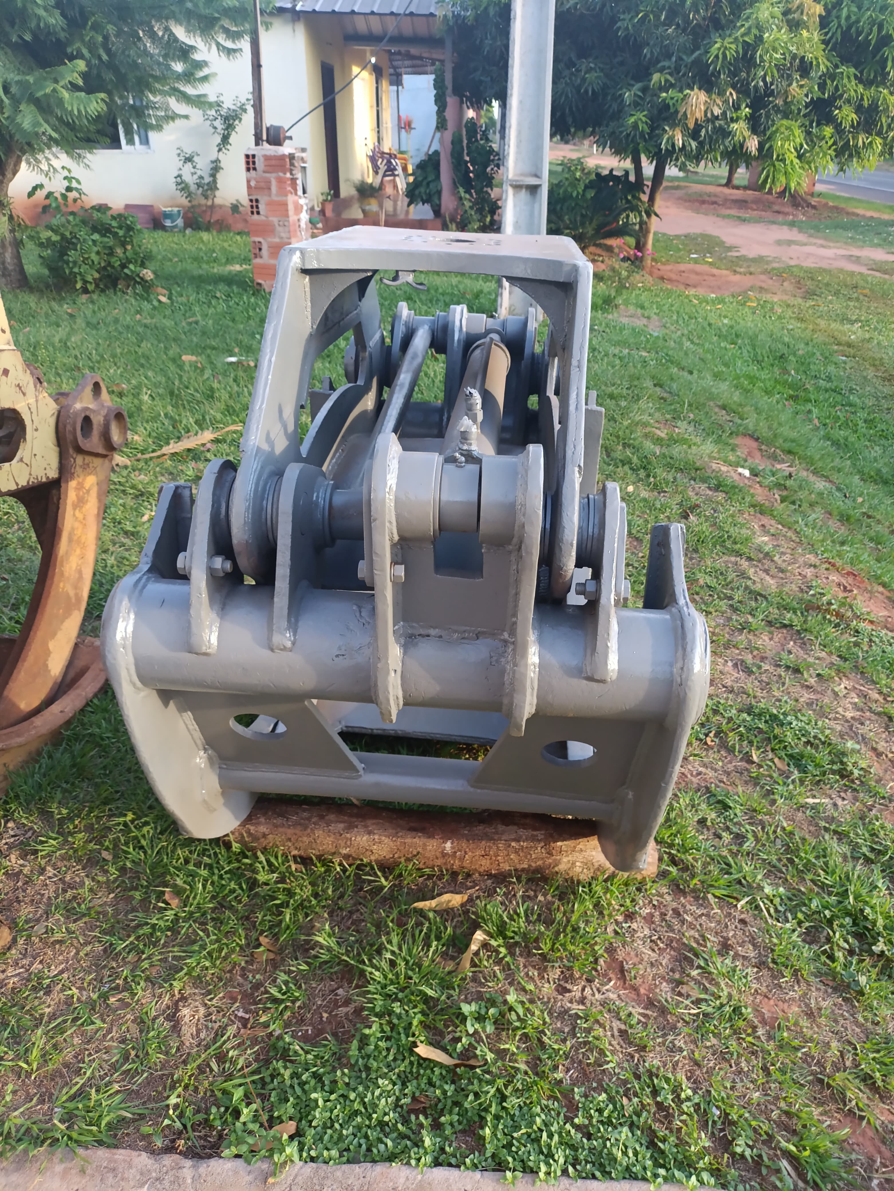 Pinza forestal reforzada para retro, precio negociable