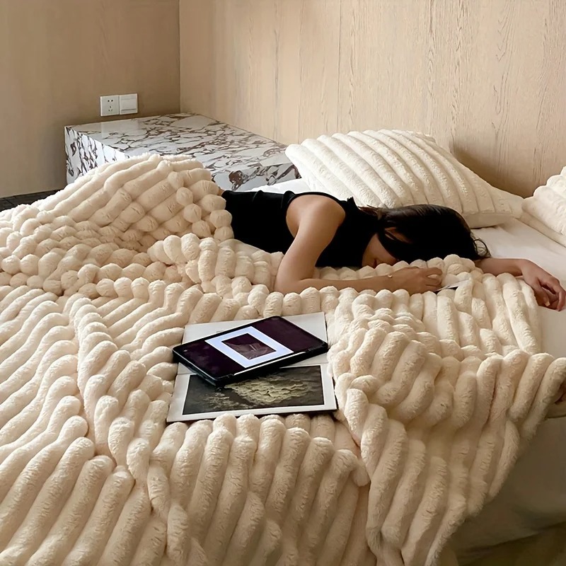 Fluffy Cosy Warm Fleece Large Blanket for Bed