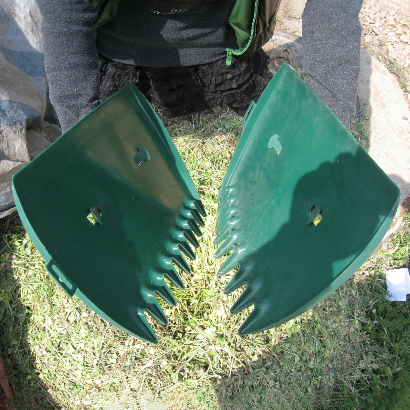 Rubbish Pick Up Claws for Yard 