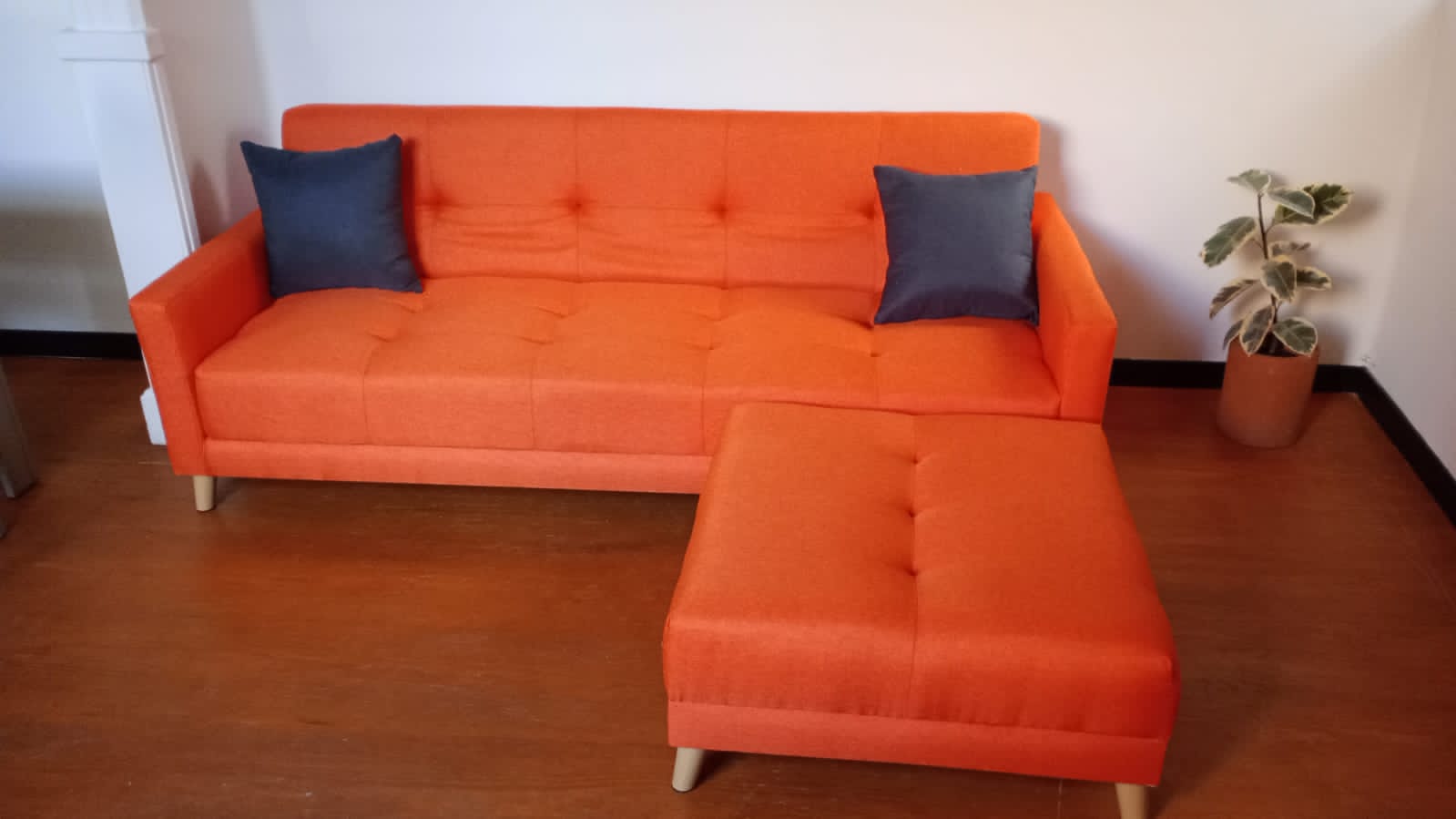 Sofá Cama Individual Japandi con brazos y taburete