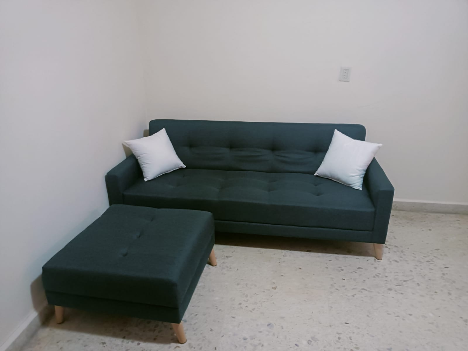 Sofá Cama Individual Japandi con brazos y taburete