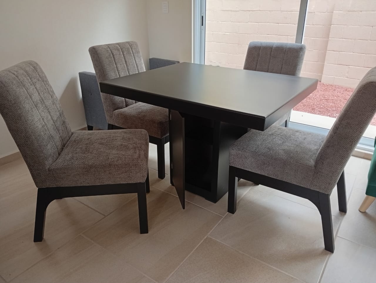 Comedor de 4 sillas Negro