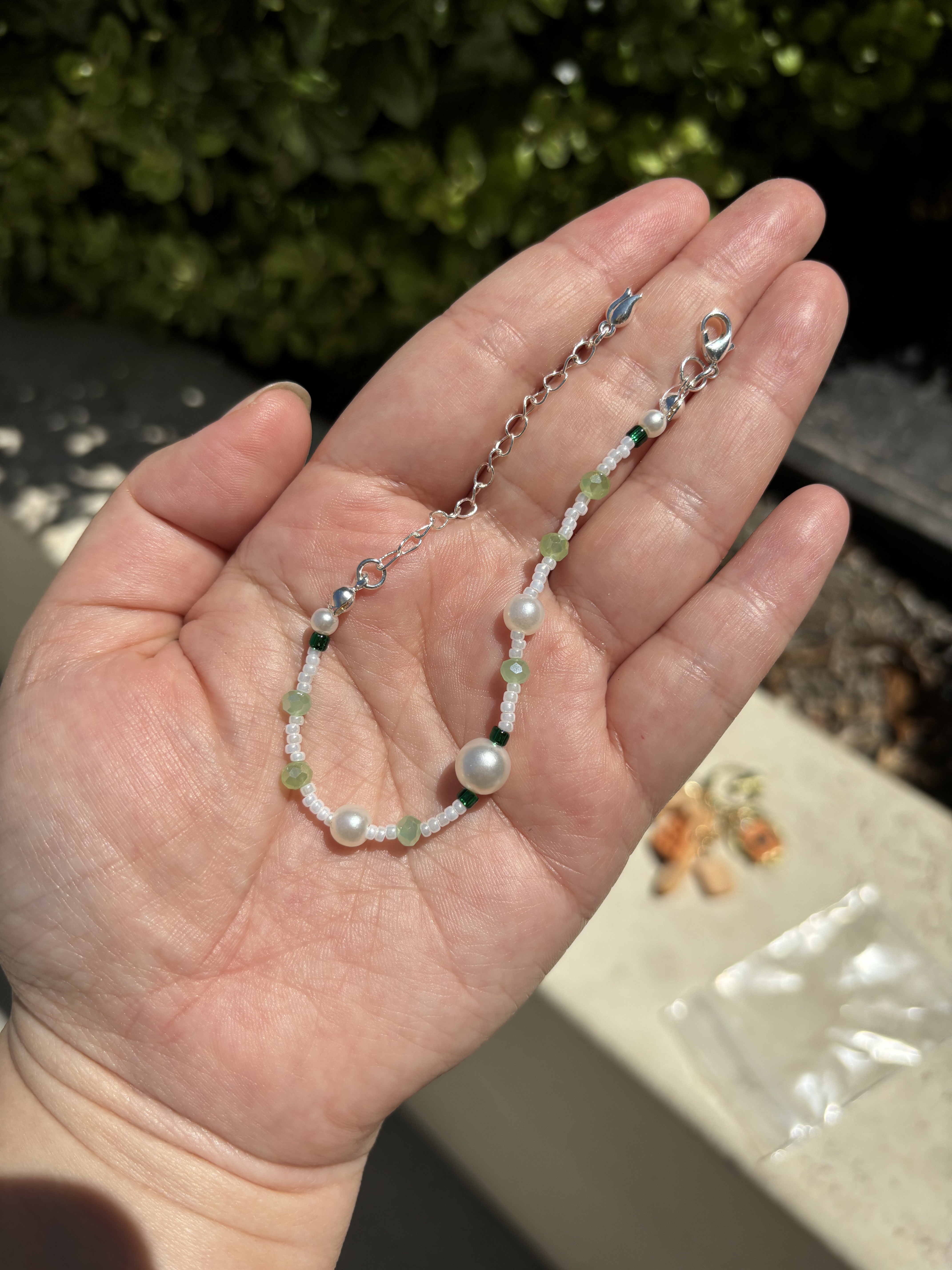 Elegant Pearl and Emerald Bead Bracelet