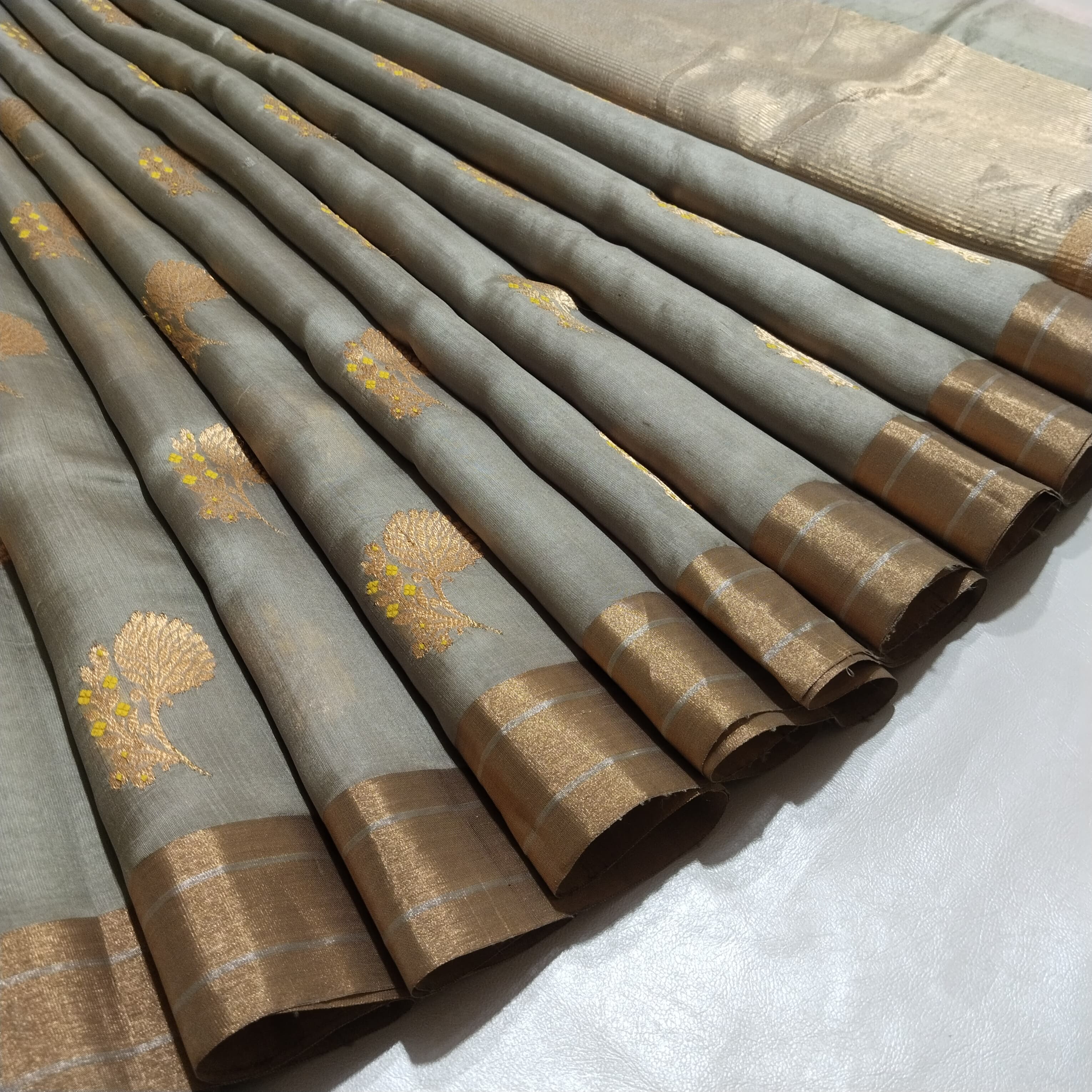 Chanderi silk saree golden Zari 