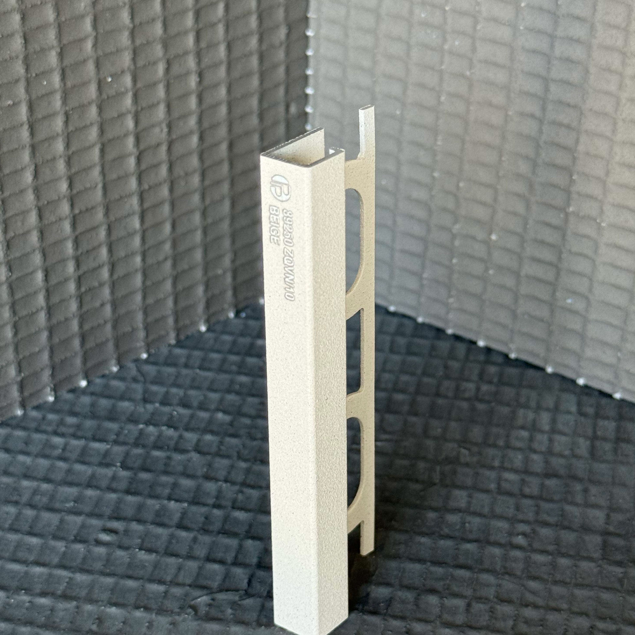 Aliuminis BEIGE, Q forma, H8 - 12.5mm, L2700 mm