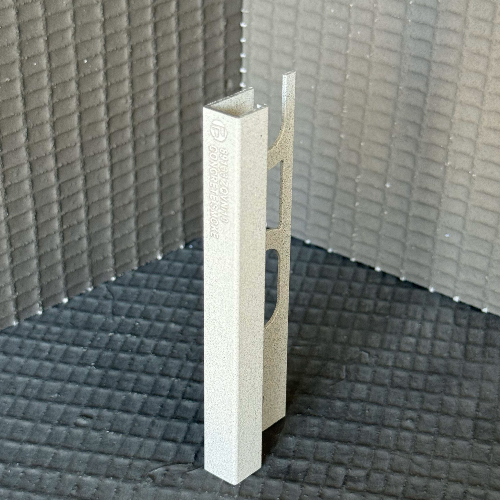 Aliuminis CONCRETE SMOKE, Q forma, H10 - 12.5mm, L2700 mm