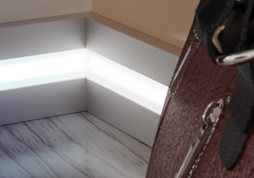 Grindjuostė PRO METAL LED, aliuminis SILVER, H60 mm, L2000 mm