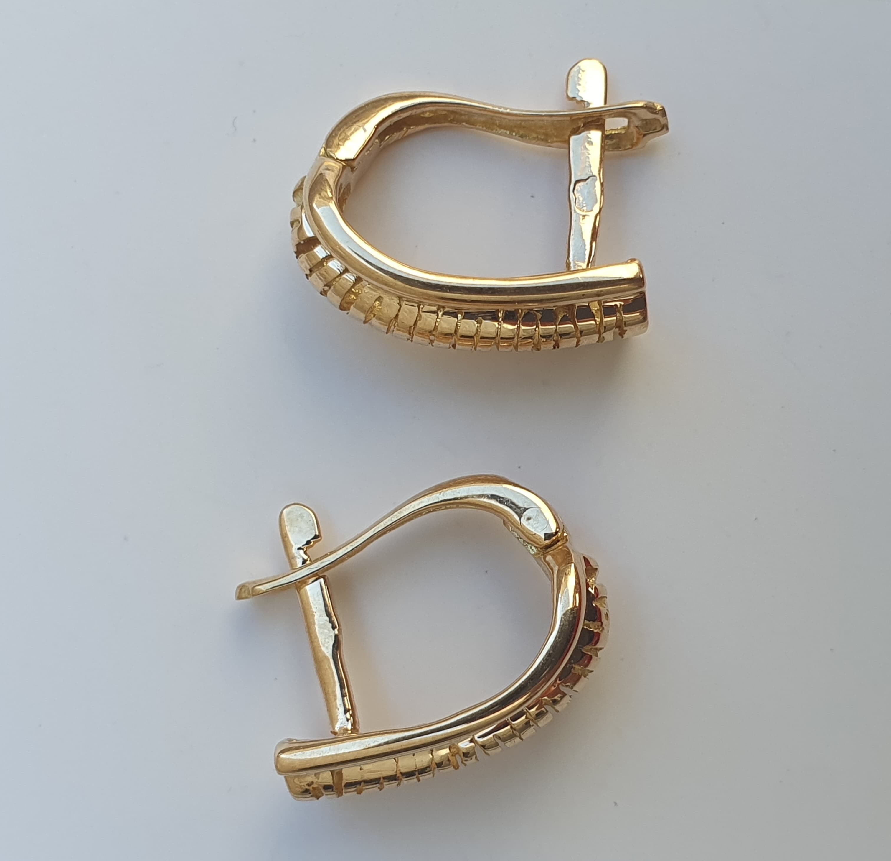 'D' shaped Earrings