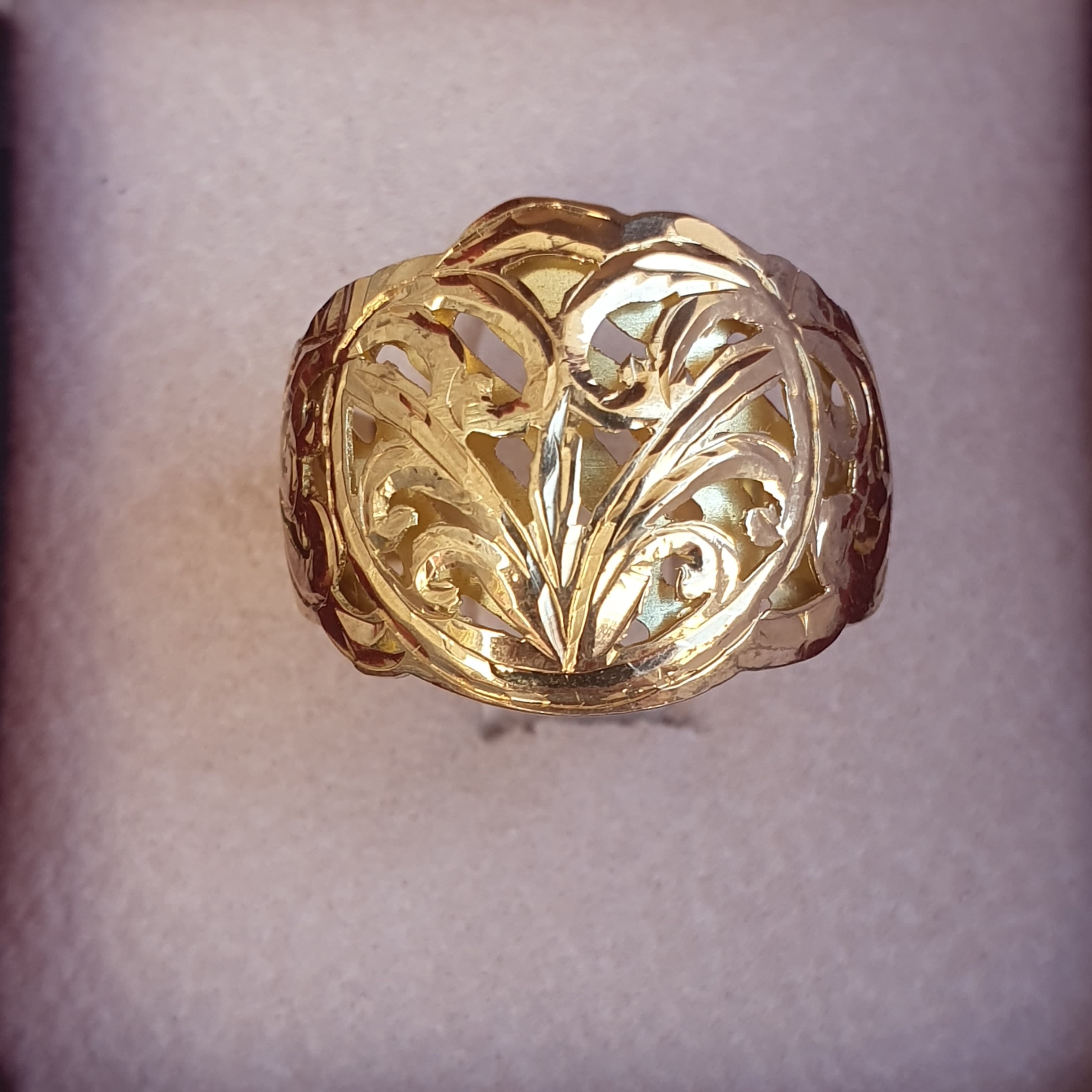 Elegant Gold Ring