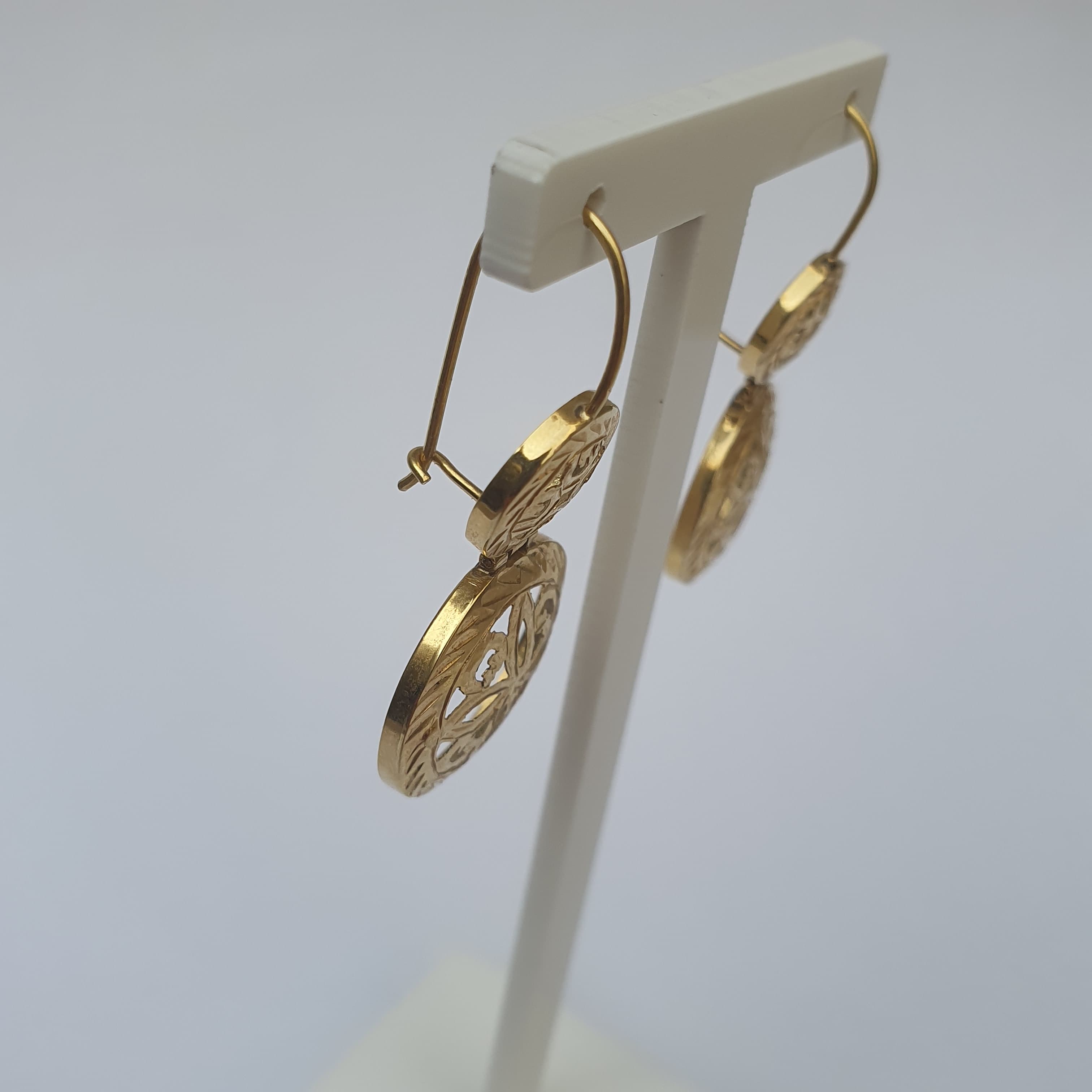 Elegant Gold Filigree Earrings