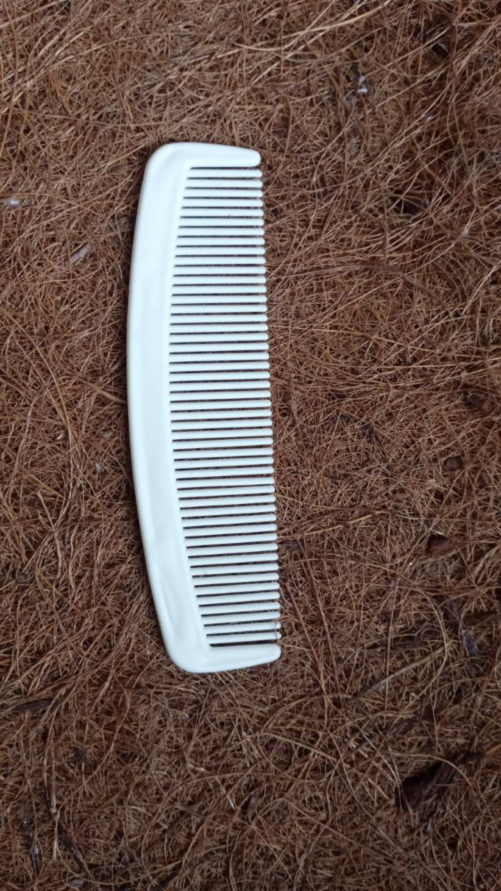 Sisir plastik putih