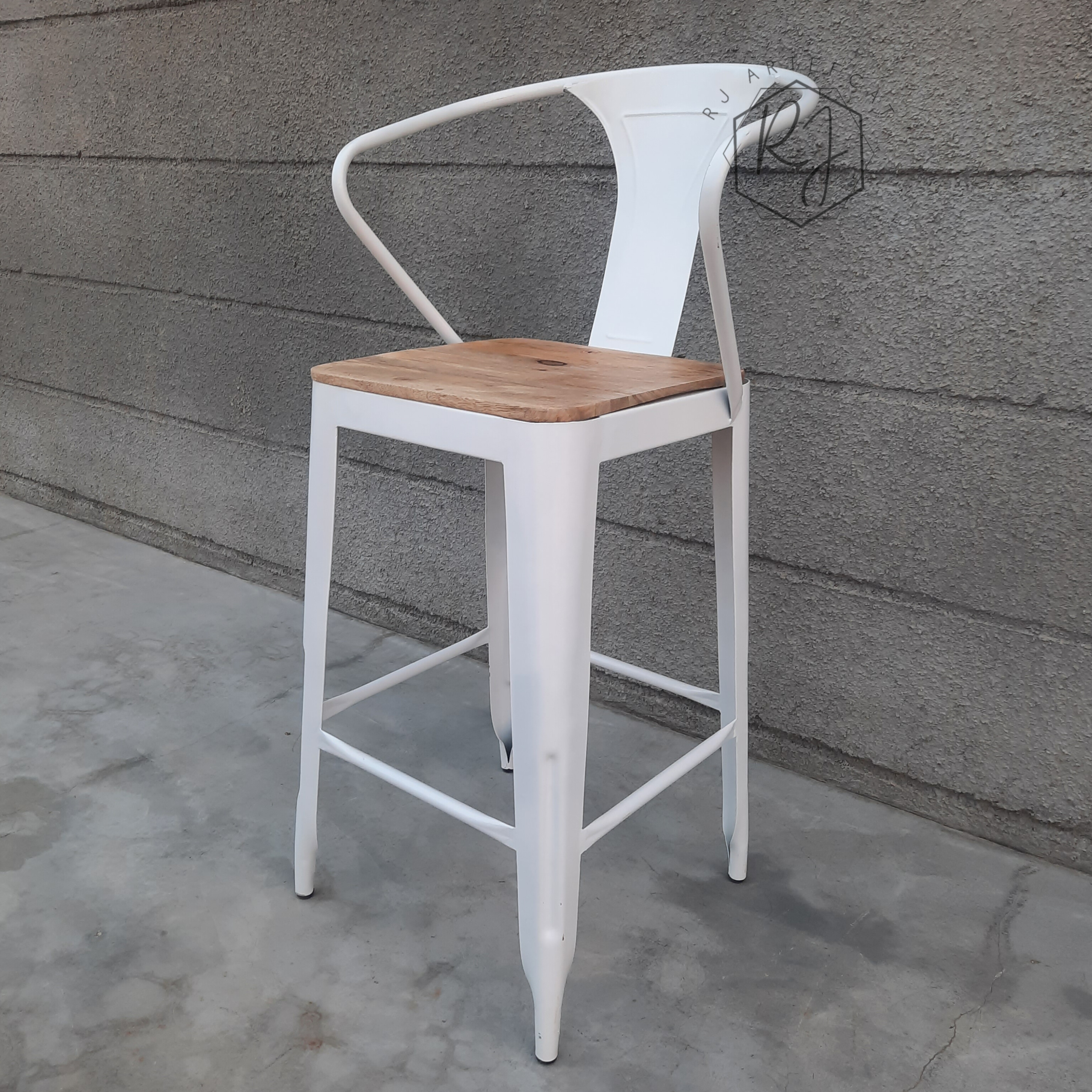 Metal Bar Stool with Wooden Seat