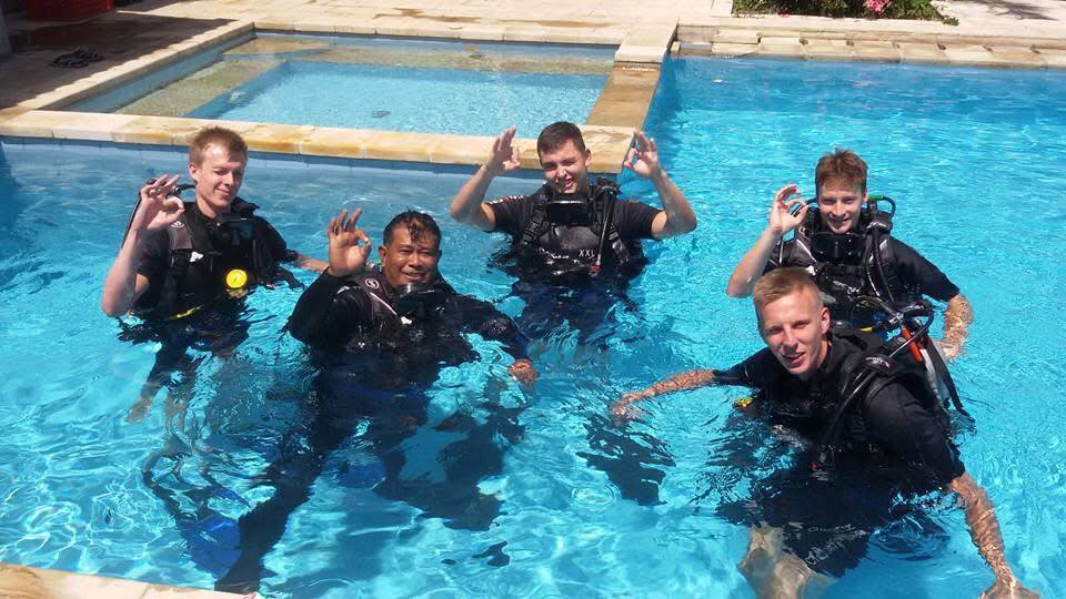 Intro Dive, Pool Practice Discover Scuba Dive