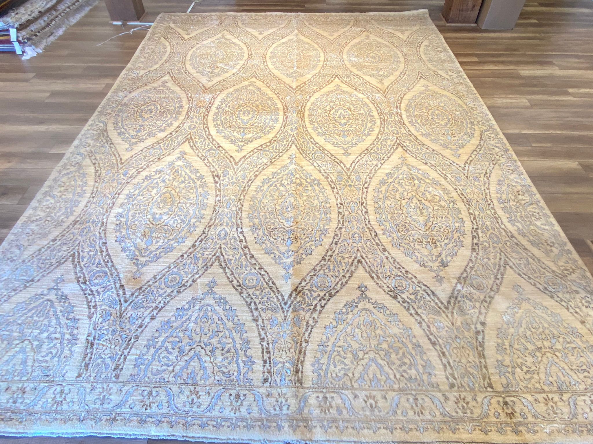 Elegant Persian Rug 10x14ft