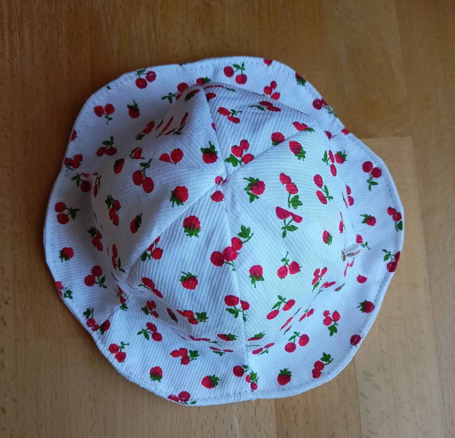 Bob, chapeau bébé, enfant, réversible en piqué de coton imprimé cerises et lin, boîte cadeau personnalisable