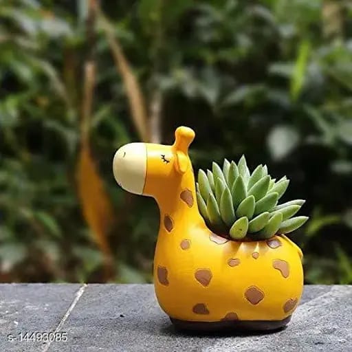 Handcrafted Mini Cute Giraffe Resin Flower Planter/Flower Pot For Table Top Decorative Gardening Pot for Living Room