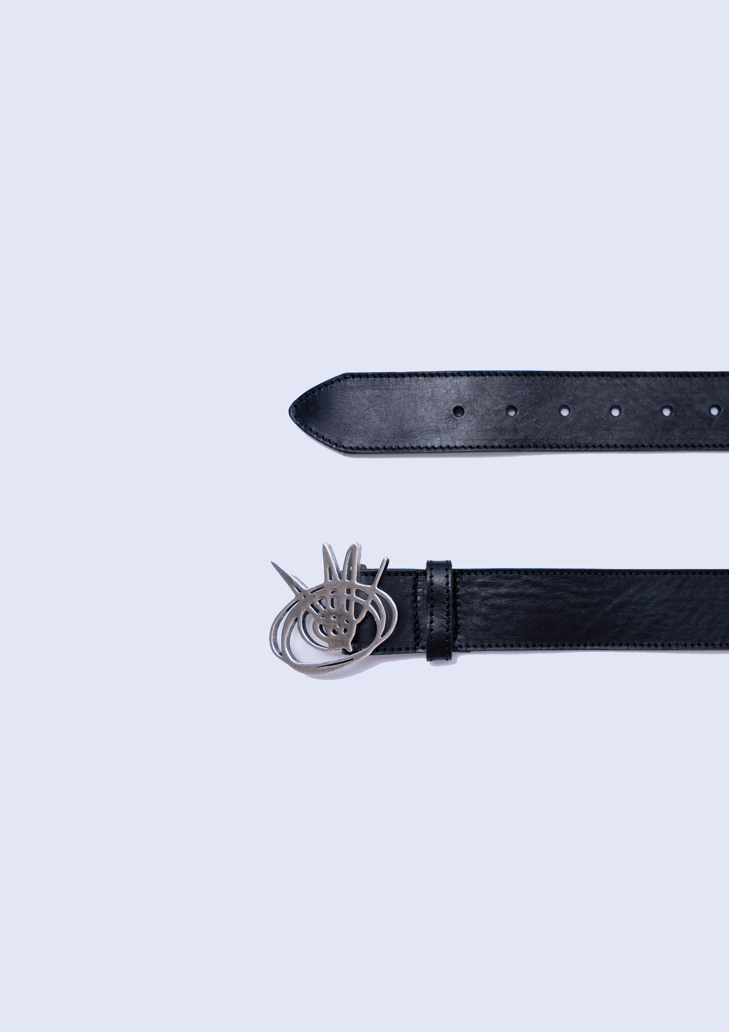 Cinturón de cuero negro