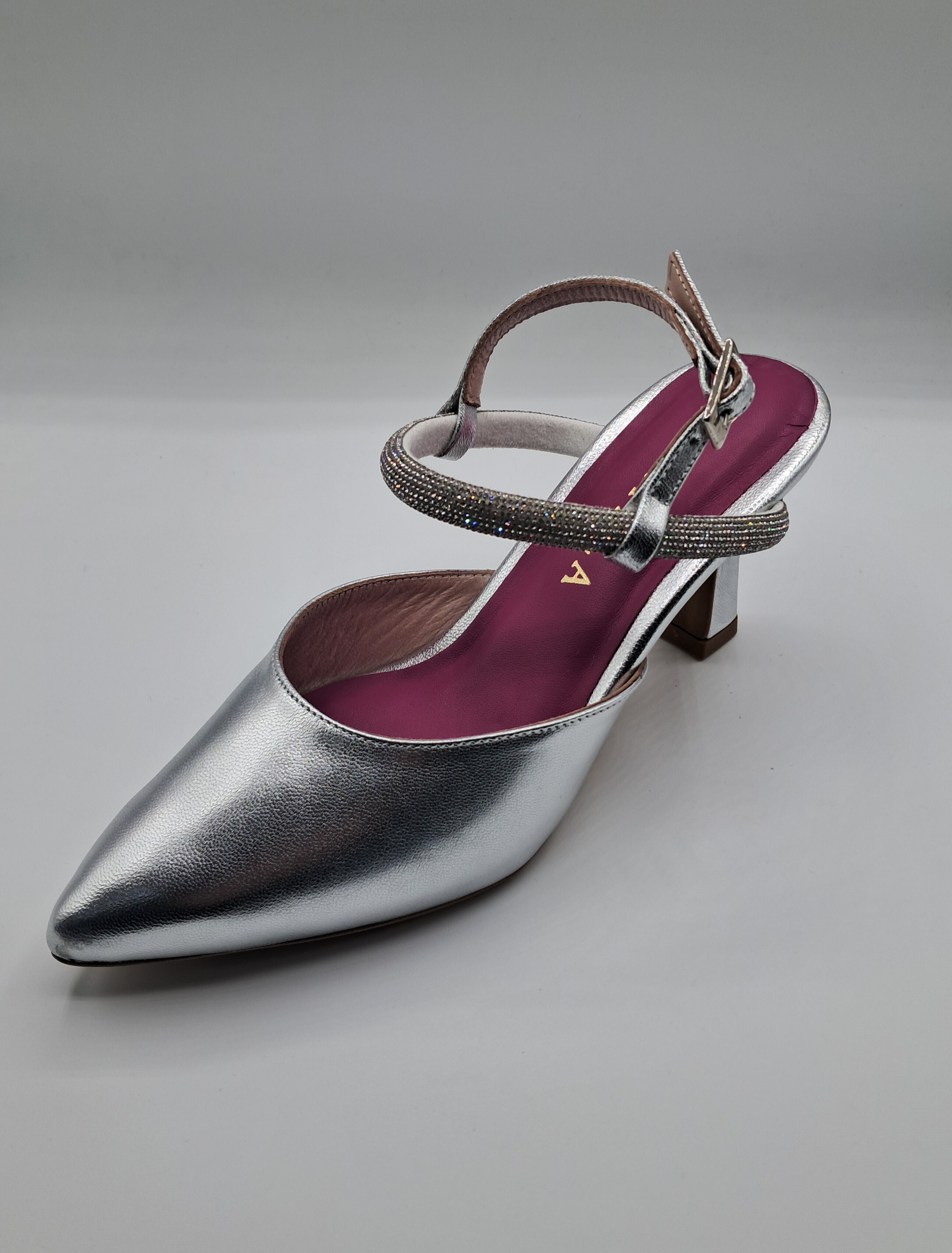 ZAPATO (DANIELA) METALIZADO CON STRASS LOTUS PLATA ref.15160