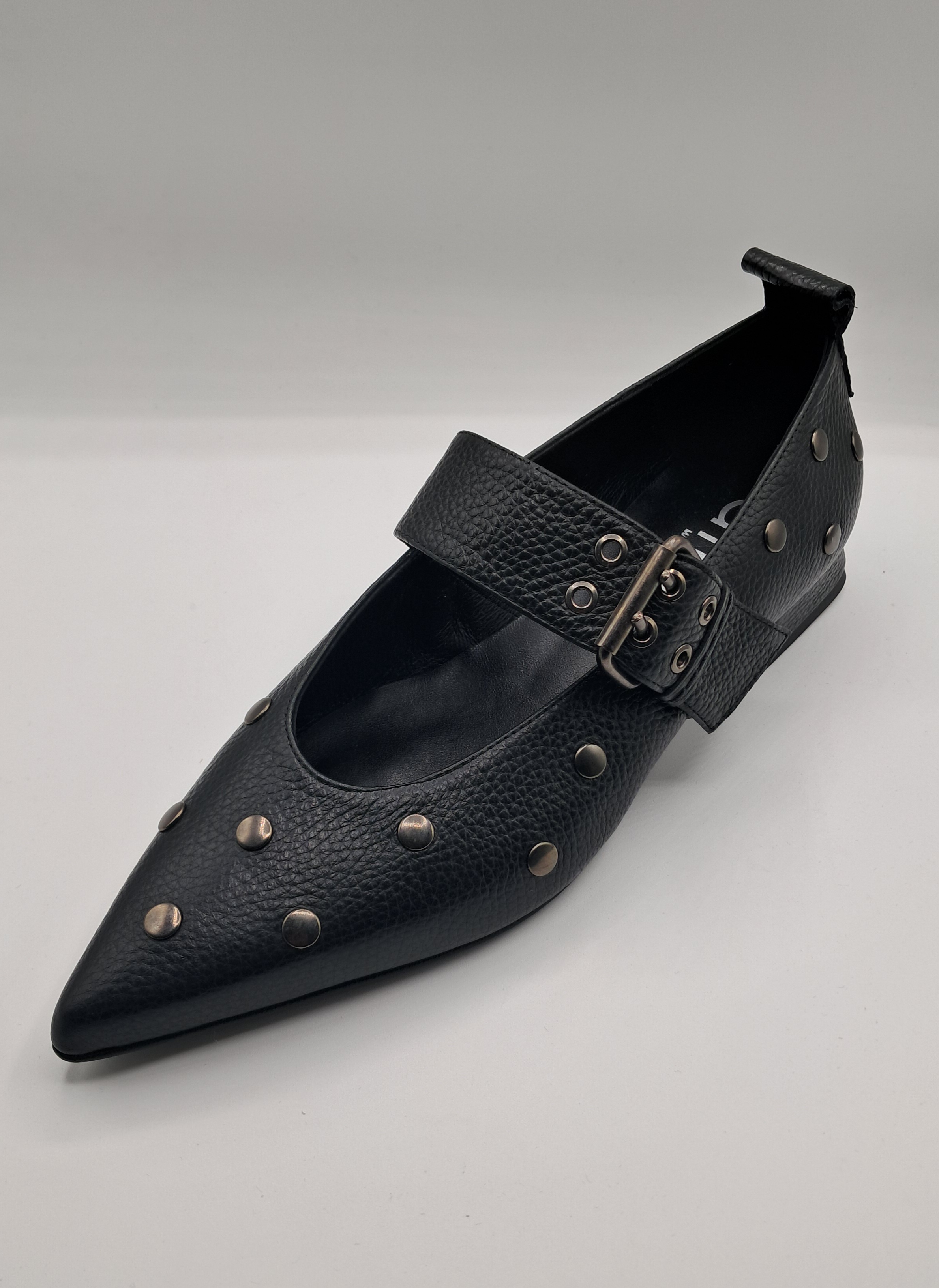 ZAPATOS (DIBIA) NEGROS CON TACHUELAS ref.15192