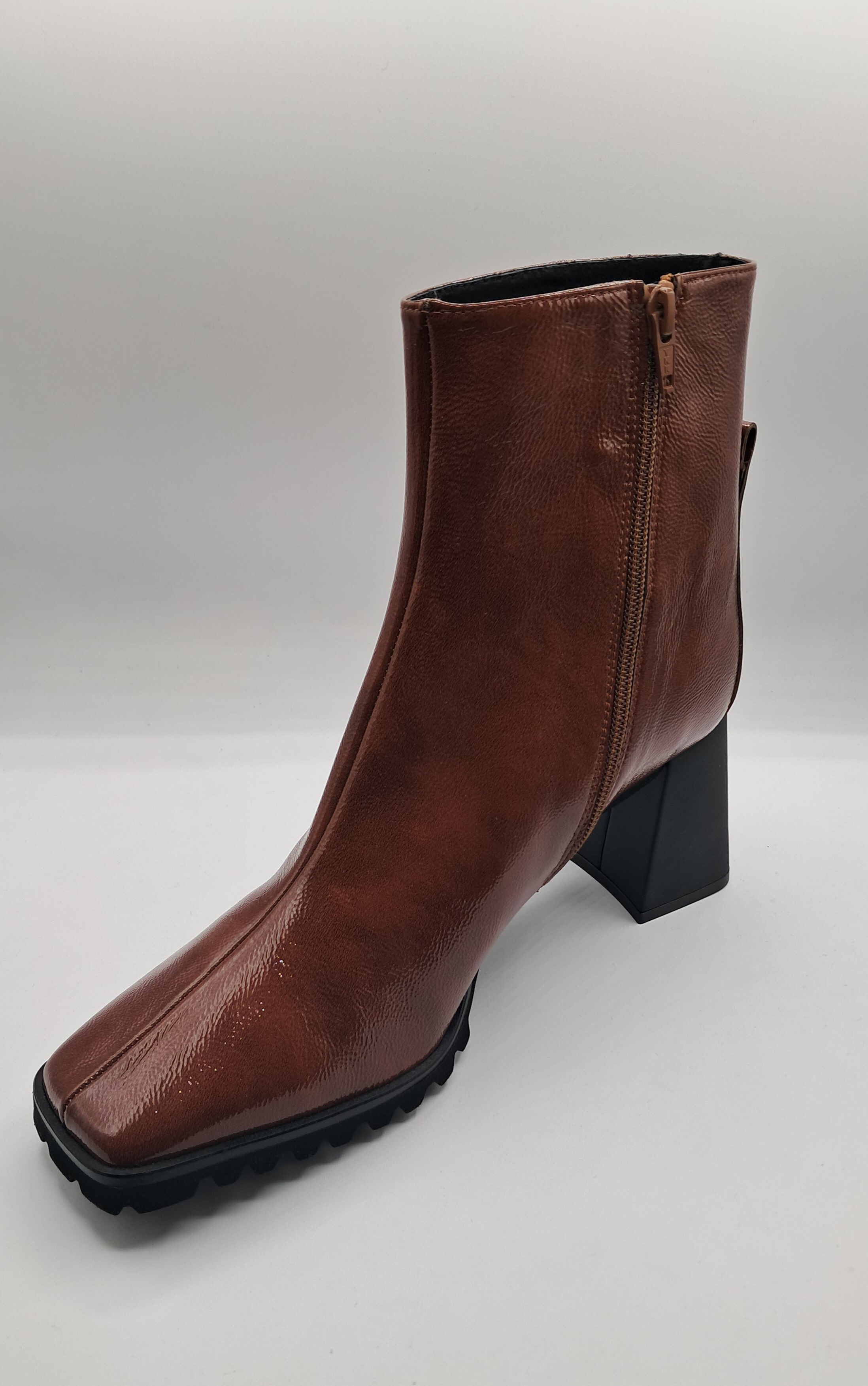 BOTINES (DORALATINA) PIEL MARRÓN ref.15200