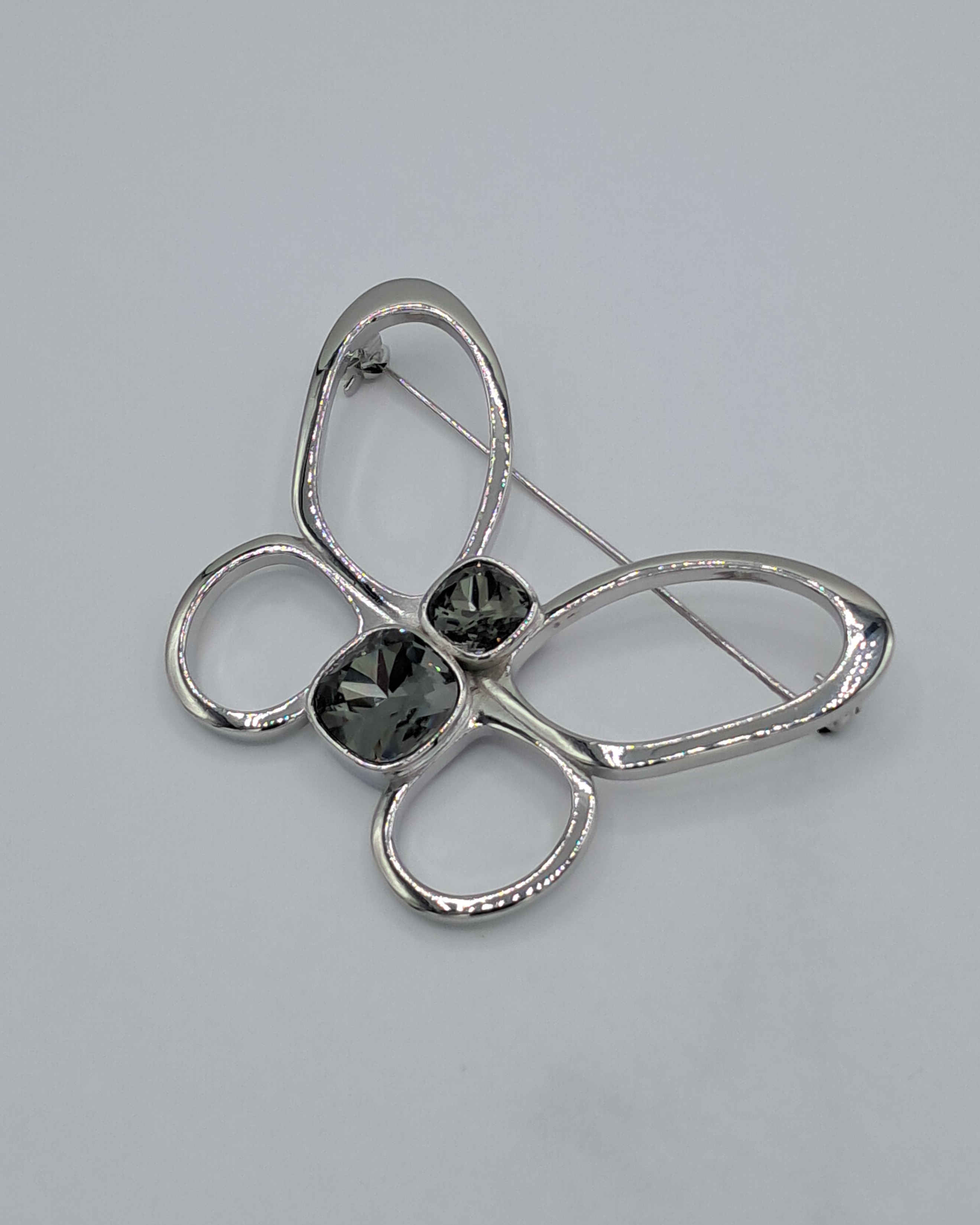 BROCHE (ZAMARINDO) GRIS ref.15201