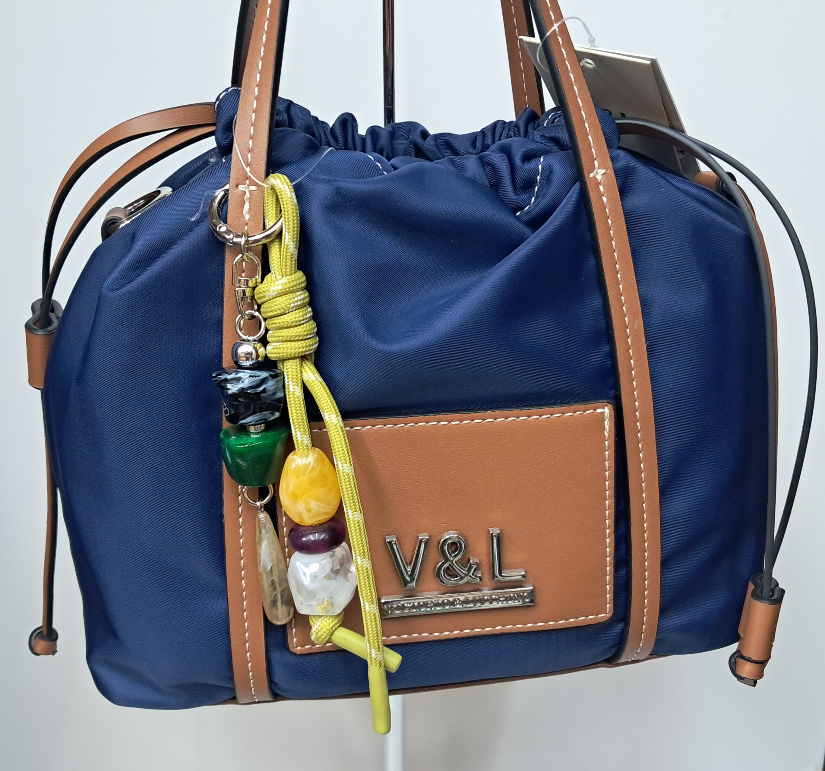 BOLSO DE MANO (VICTORIO & LUCCHINO) Ref. 15958