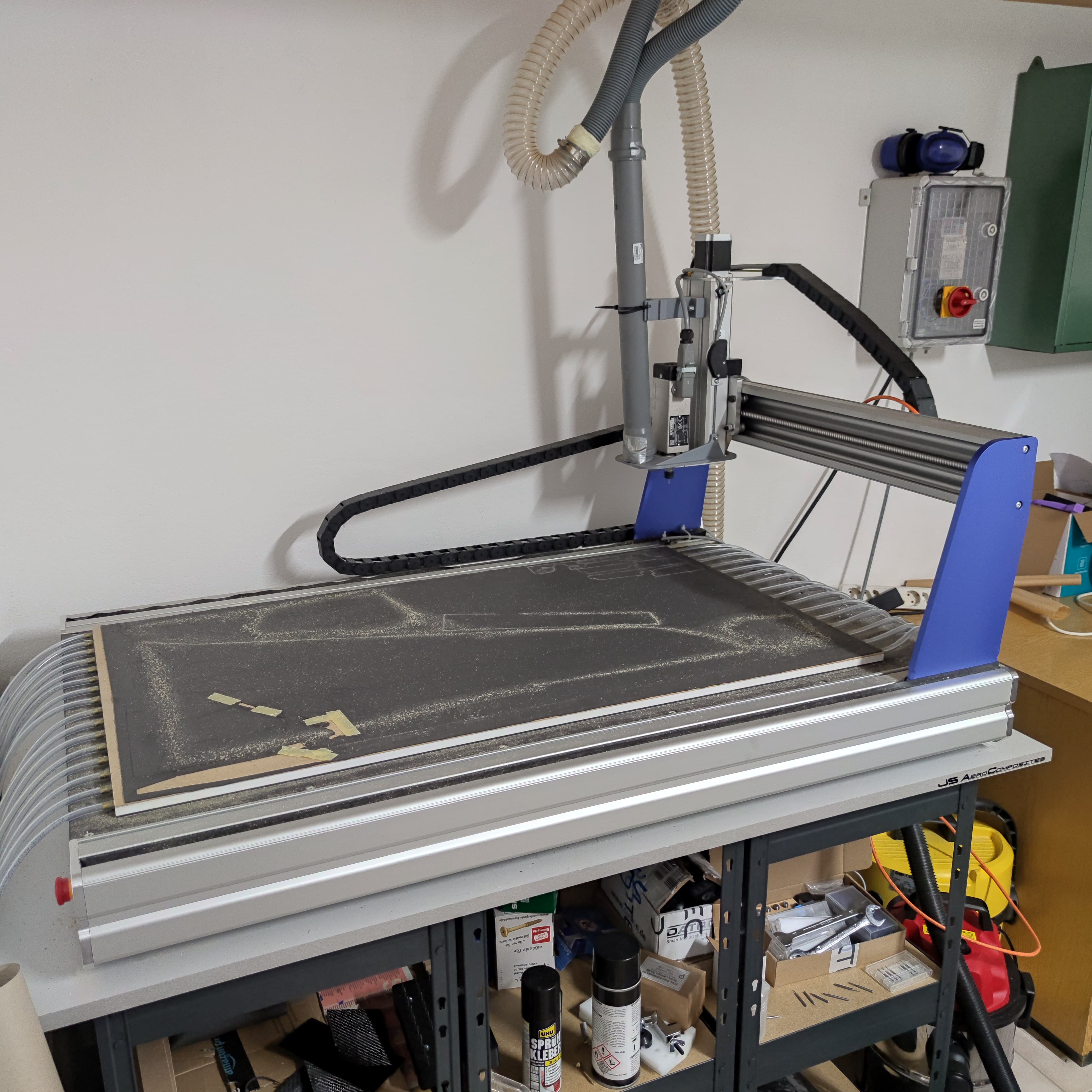 Aufstragsarbeiten auf CNC-Portalfräsmaschine