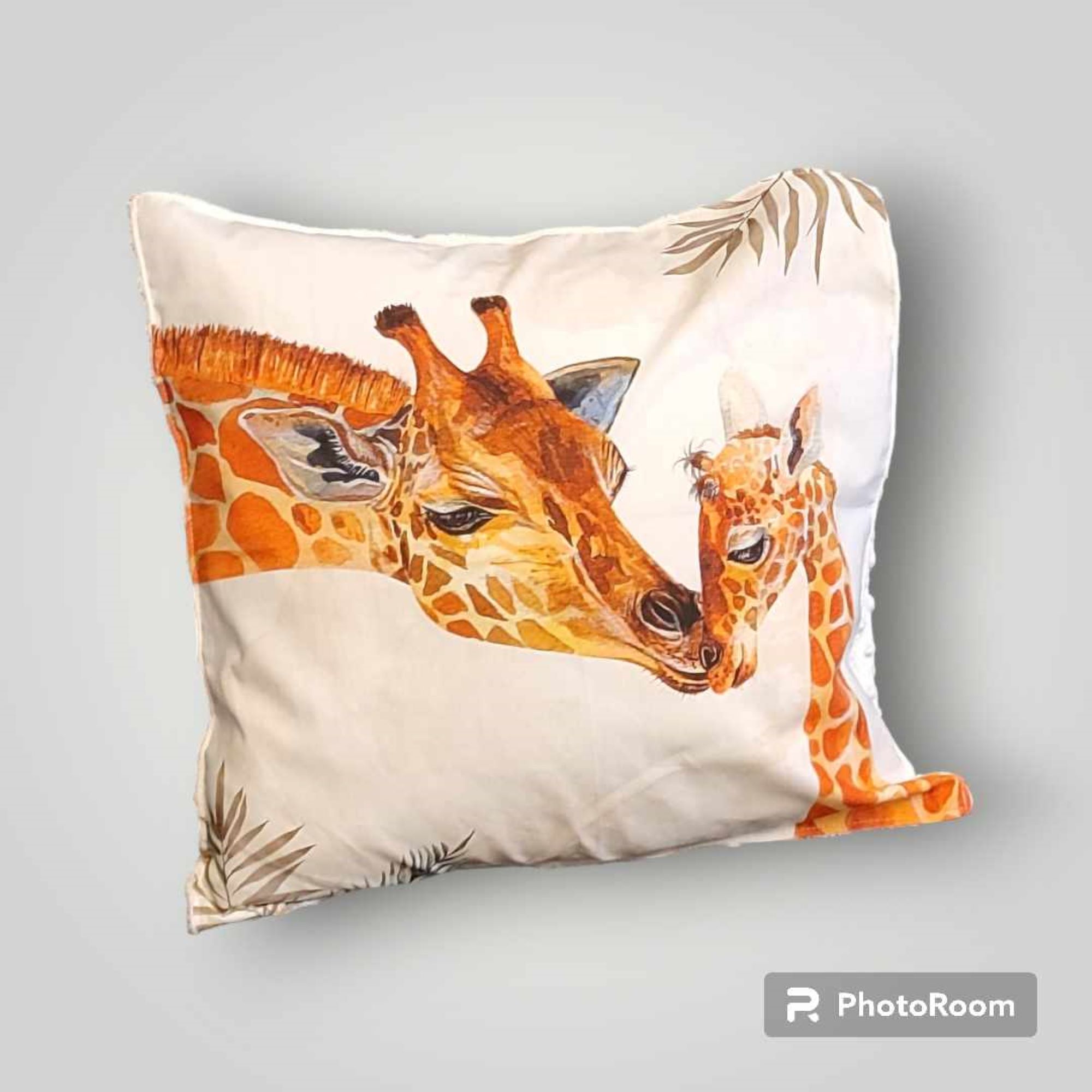 Housse de coussin avec dessin de girafes